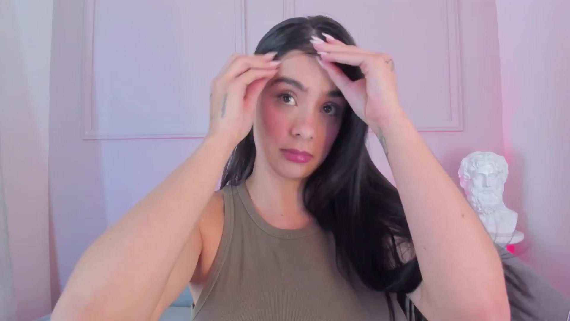 Gallery image thumbnail from VictoriaMilan's myfreecams stream on, 04/11/2026, 19:54 image 15 of 20