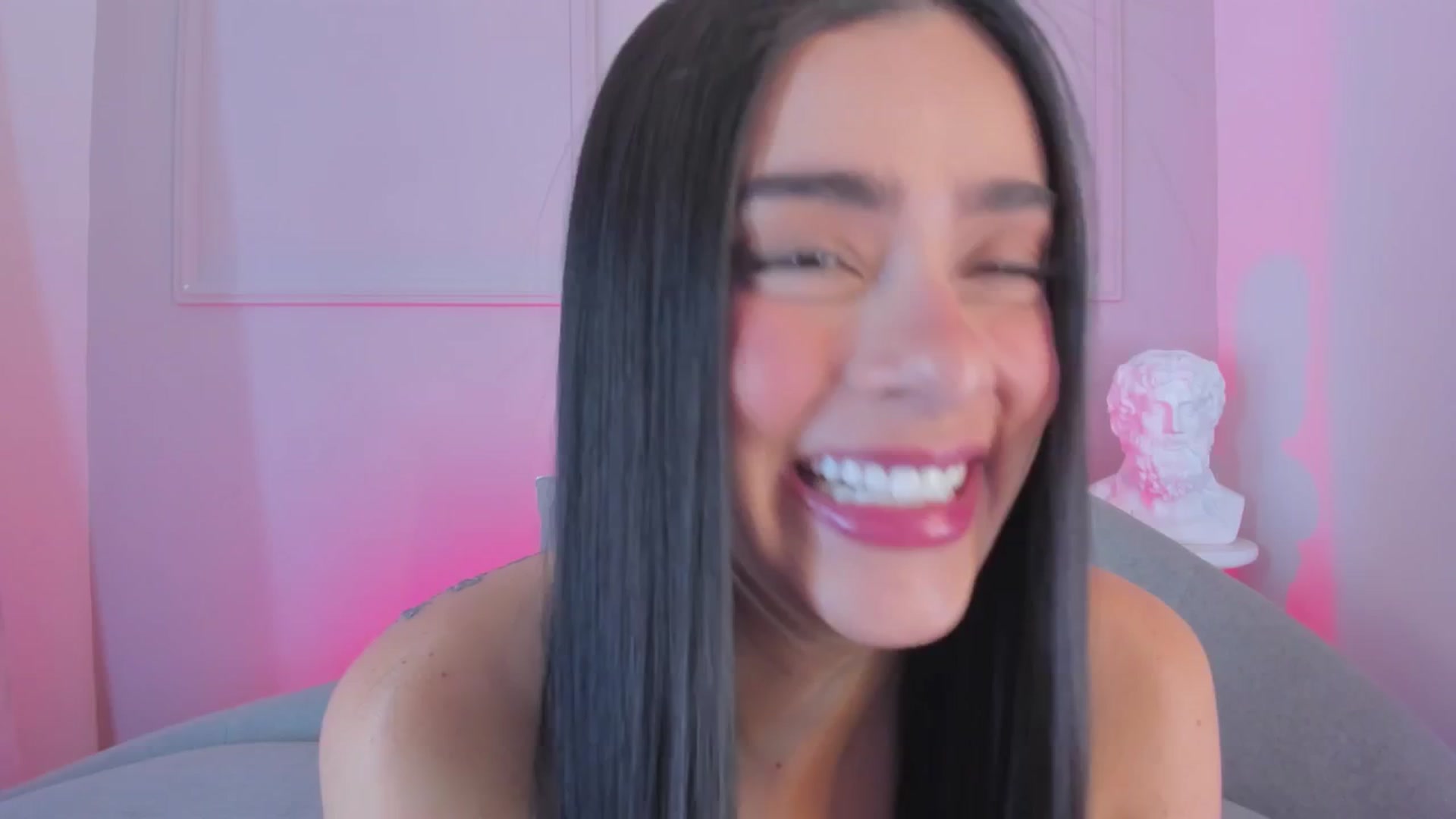Gallery image thumbnail from VictoriaMilan's myfreecams stream on, 04/13/2026, 16:58 image 17 of 20