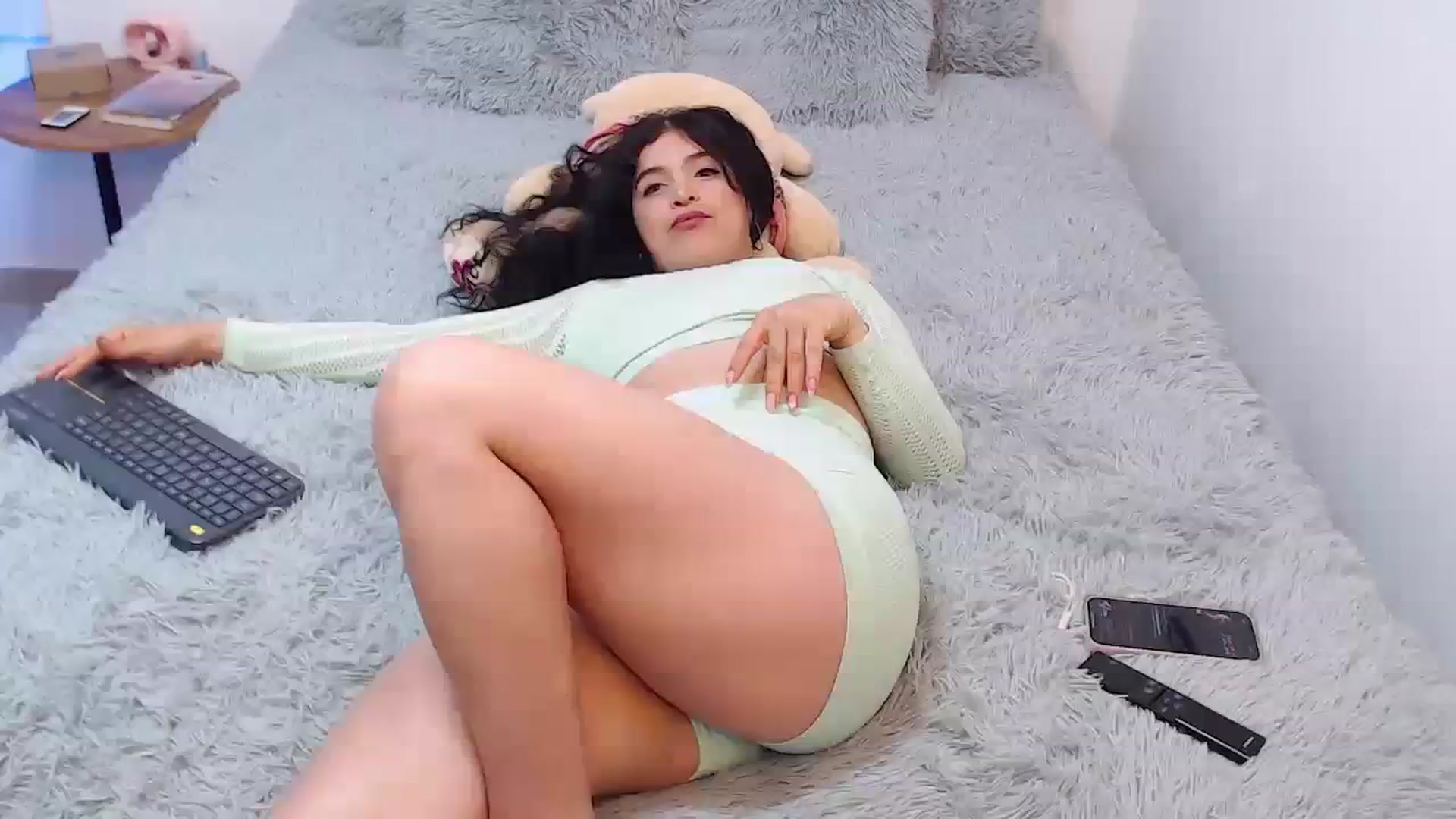 Gallery image thumbnail from VictoriaOsman's myfreecams stream on, 03/15/2024, 10:02 image 15 of 20