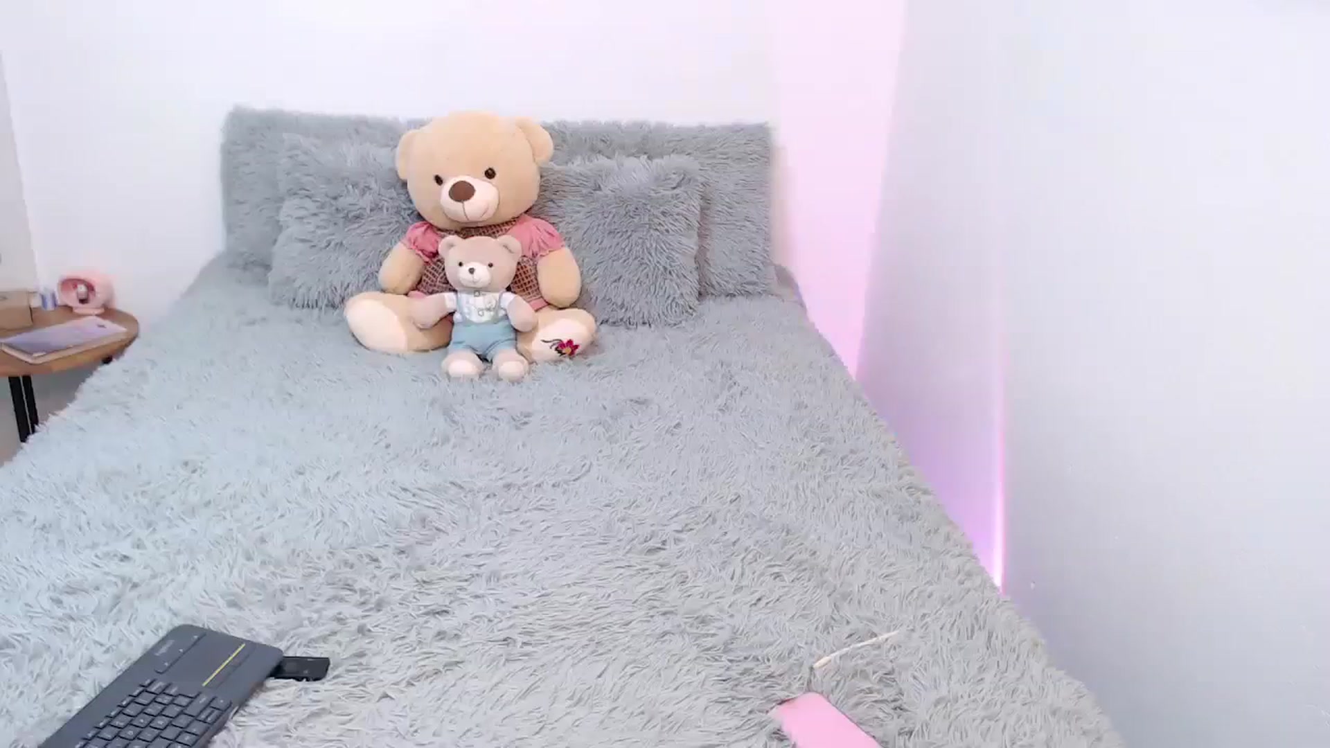 Gallery image thumbnail from VictoriaOsman's myfreecams stream on, 03/25/2024, 11:22 image 1 of 20