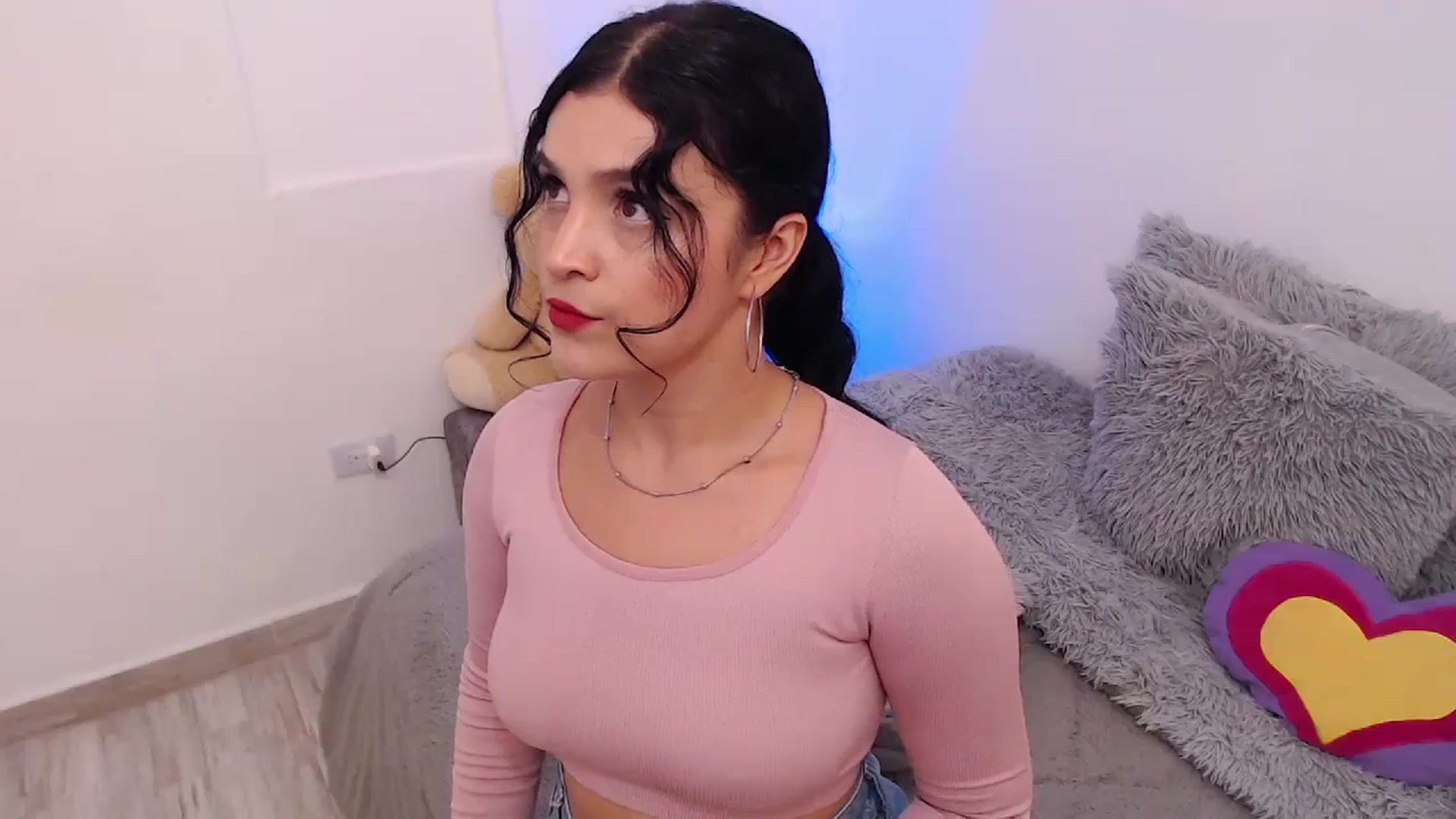 Gallery image thumbnail from VictoriaOsman's myfreecams stream on, 02/06/2026, 08:00 image 3 of 20