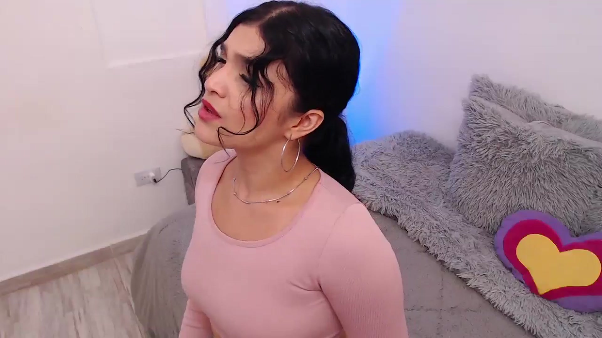 Gallery image thumbnail from VictoriaOsman's myfreecams stream on, 02/06/2026, 08:00 image 15 of 20