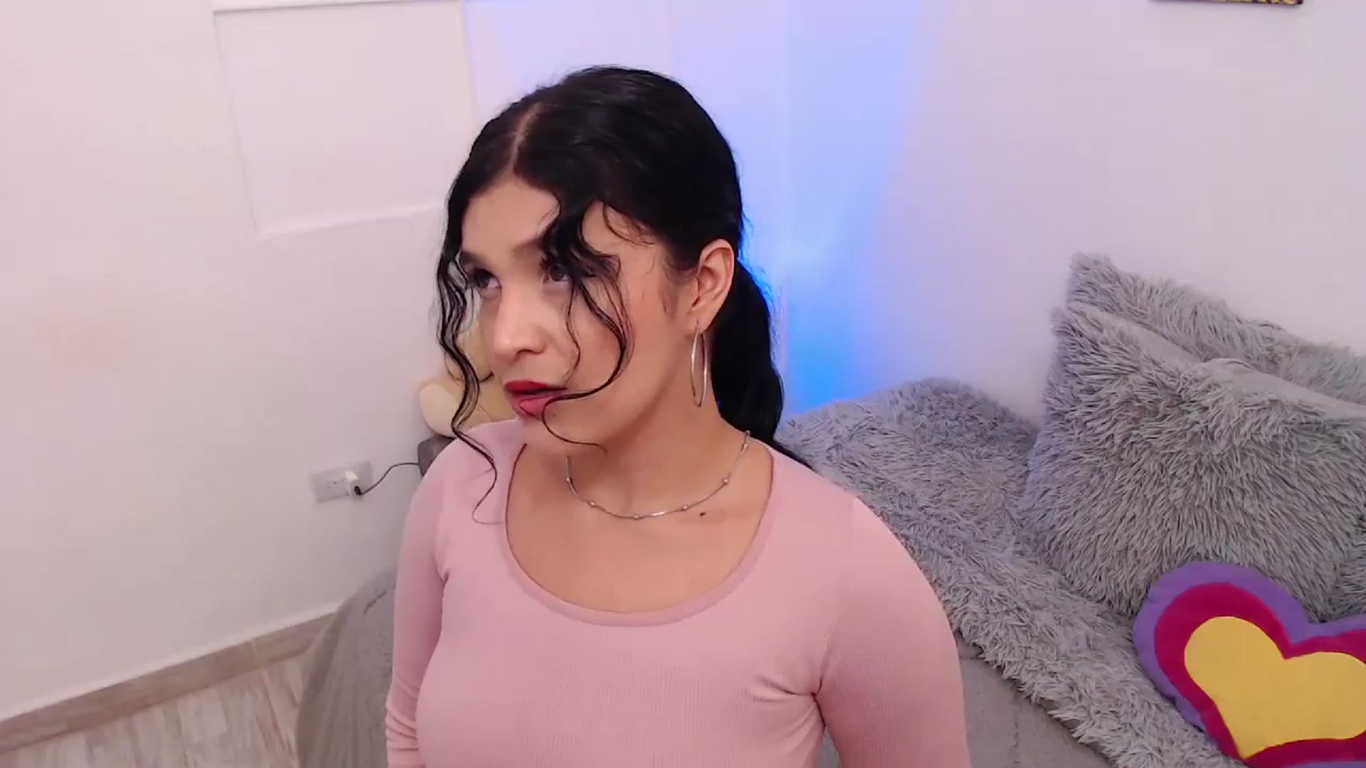 Gallery image thumbnail from VictoriaOsman's myfreecams stream on, 02/06/2026, 08:00 image 19 of 20