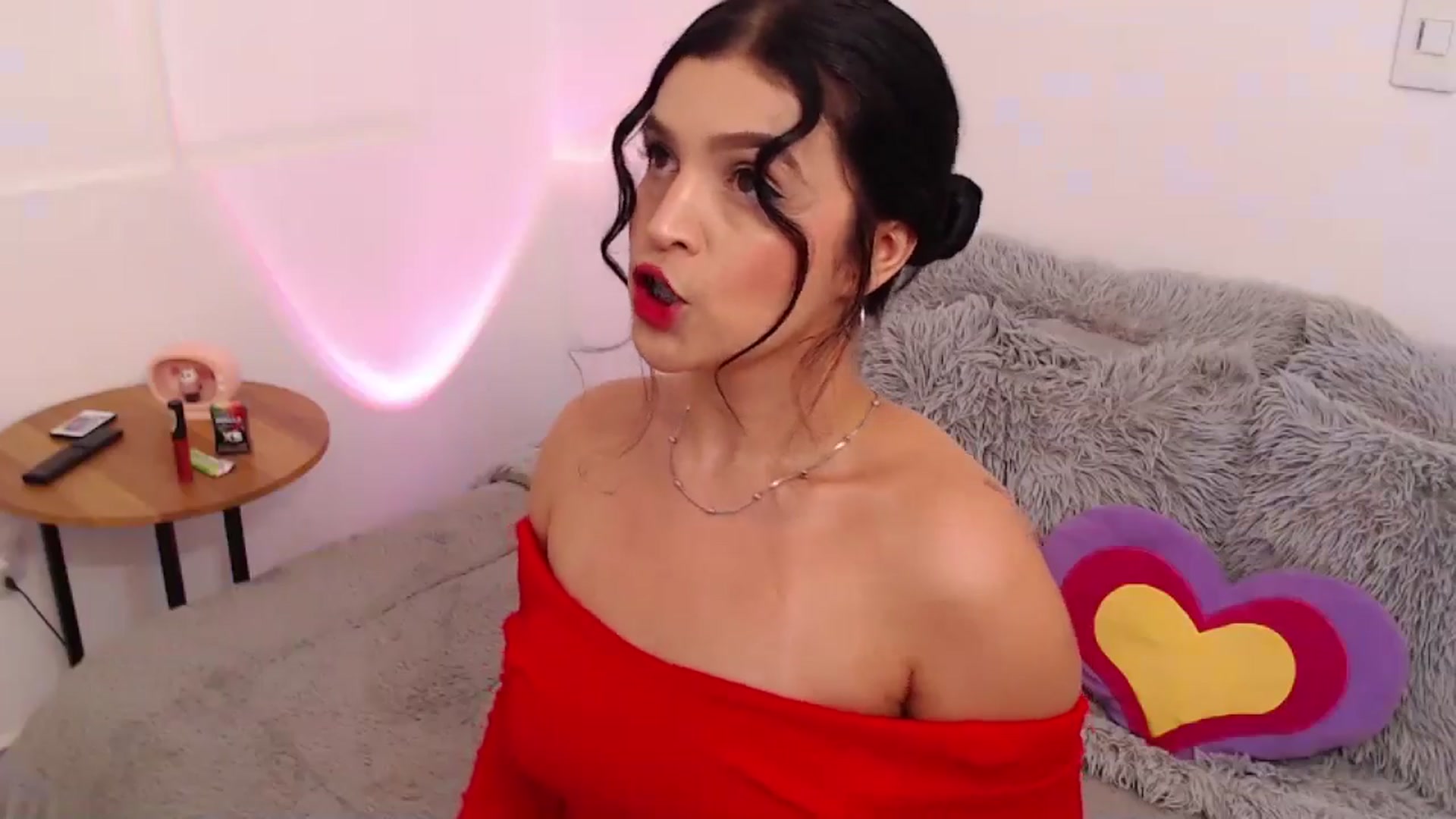 Gallery image thumbnail from VictoriaOsman's myfreecams stream on, 02/17/2026, 06:49 image 2 of 20