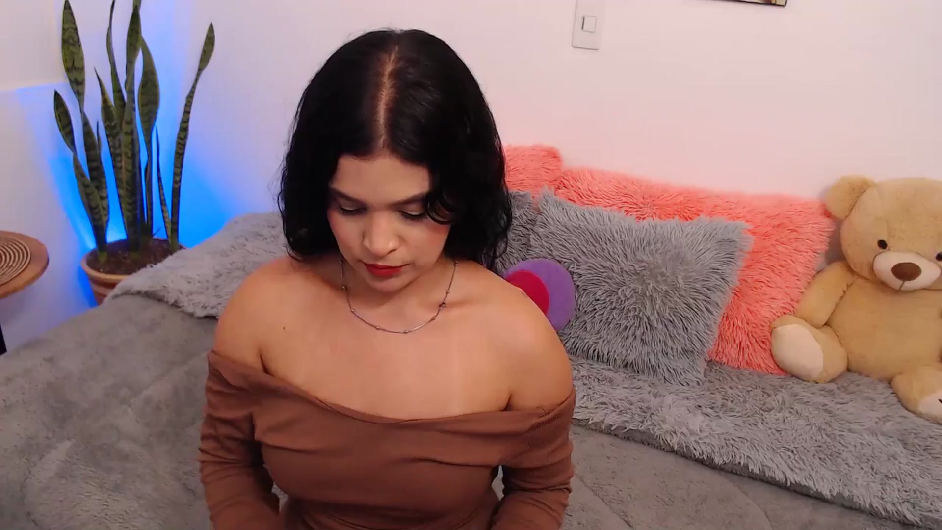 Gallery image thumbnail from VictoriaOsman's myfreecams stream on, 03/06/2026, 07:13 image 13 of 20