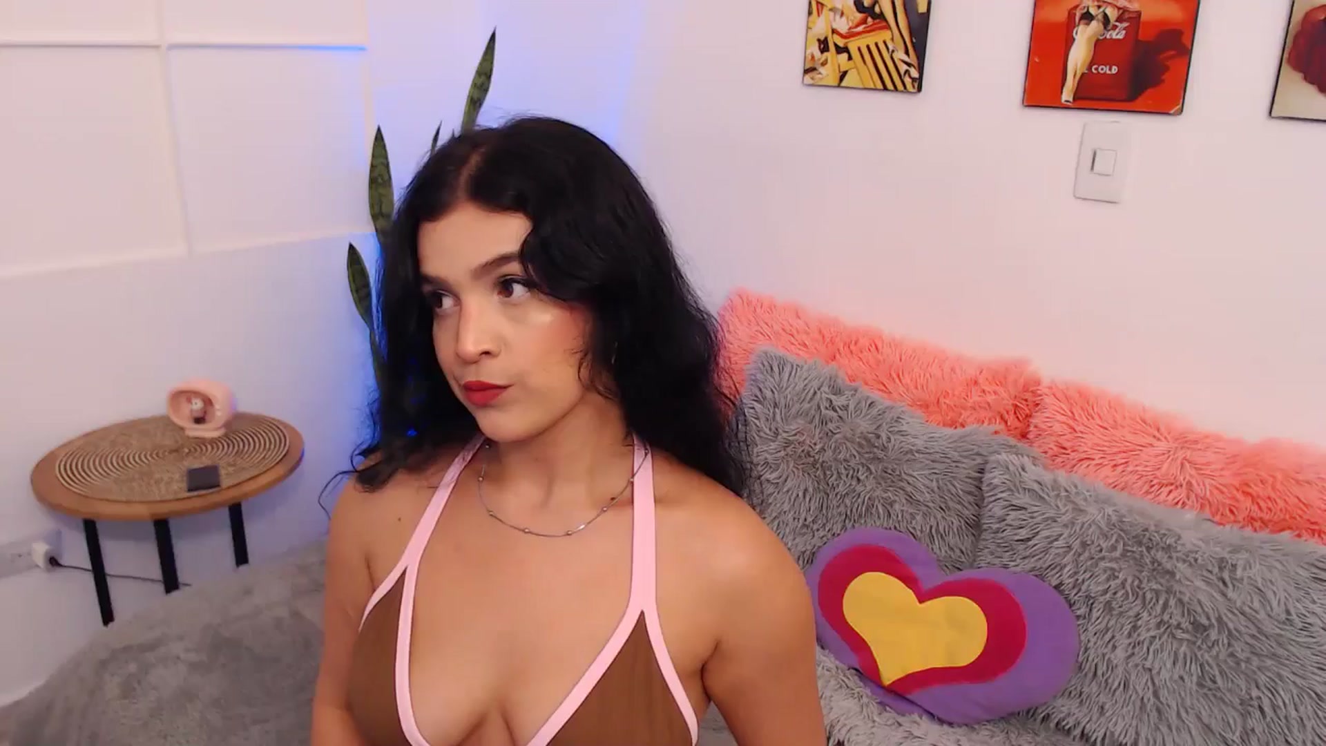 Gallery image thumbnail from VictoriaOsman's myfreecams stream on, 03/12/2026, 08:00 image 10 of 20