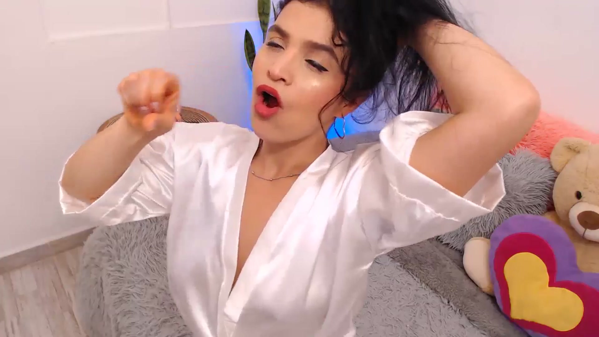 Gallery image thumbnail from VictoriaOsman's myfreecams stream on, 03/26/2026, 07:57 image 15 of 20