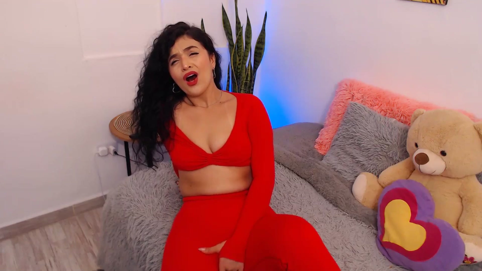 Gallery image thumbnail from VictoriaOsman's myfreecams stream on, 04/10/2026, 06:49 image 14 of 20