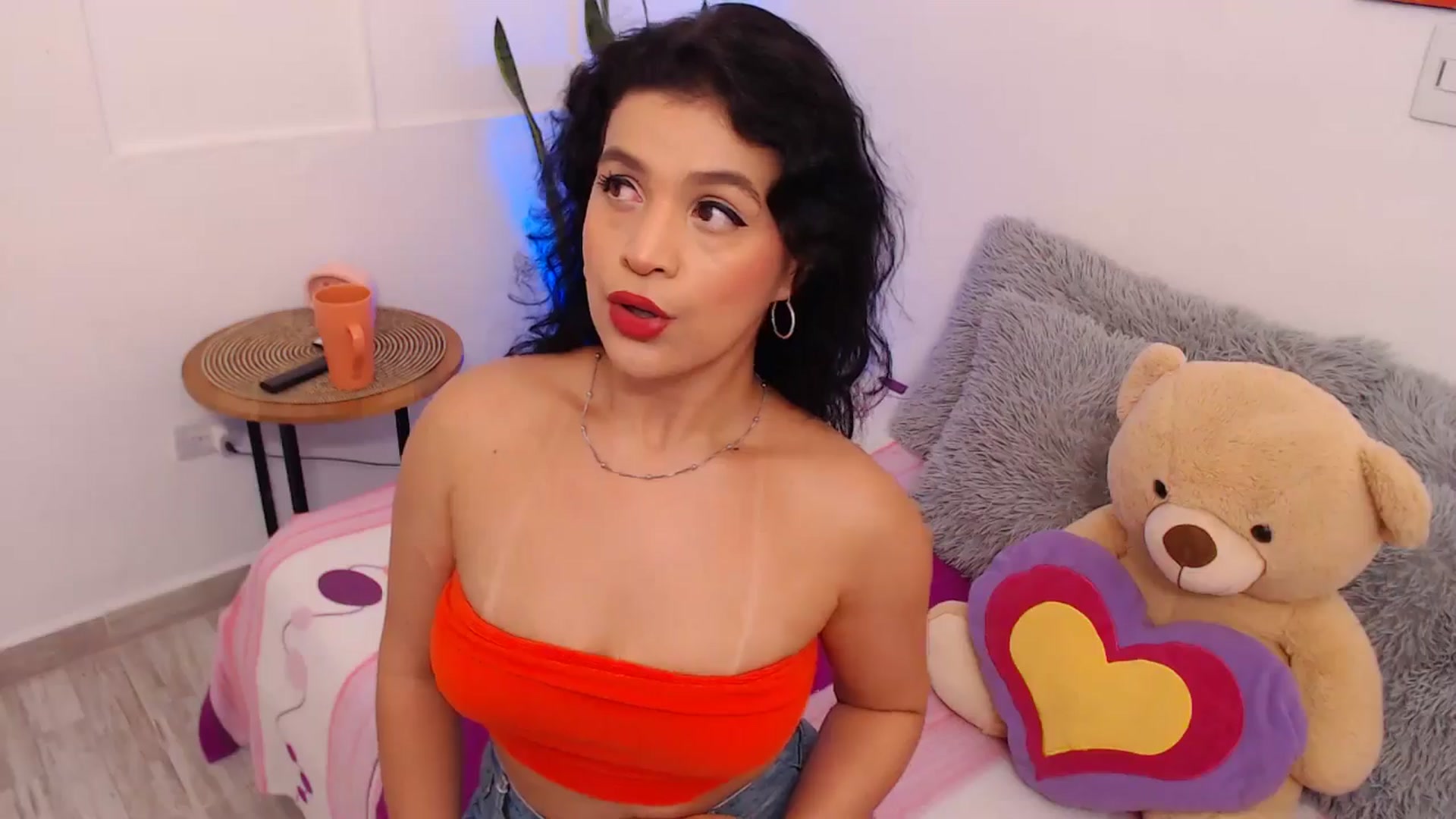 Gallery image thumbnail from VictoriaOsman's myfreecams stream on, 04/13/2026, 05:29 image 14 of 20