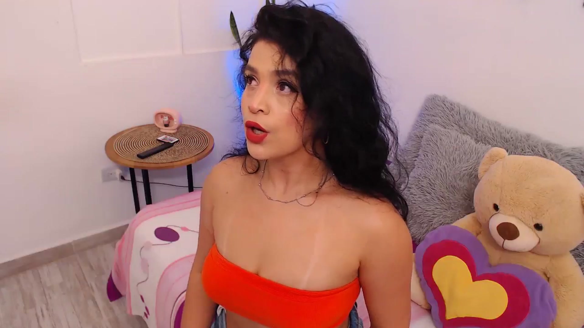 Gallery image thumbnail from VictoriaOsman's myfreecams stream on, 04/13/2026, 06:28 image 15 of 20