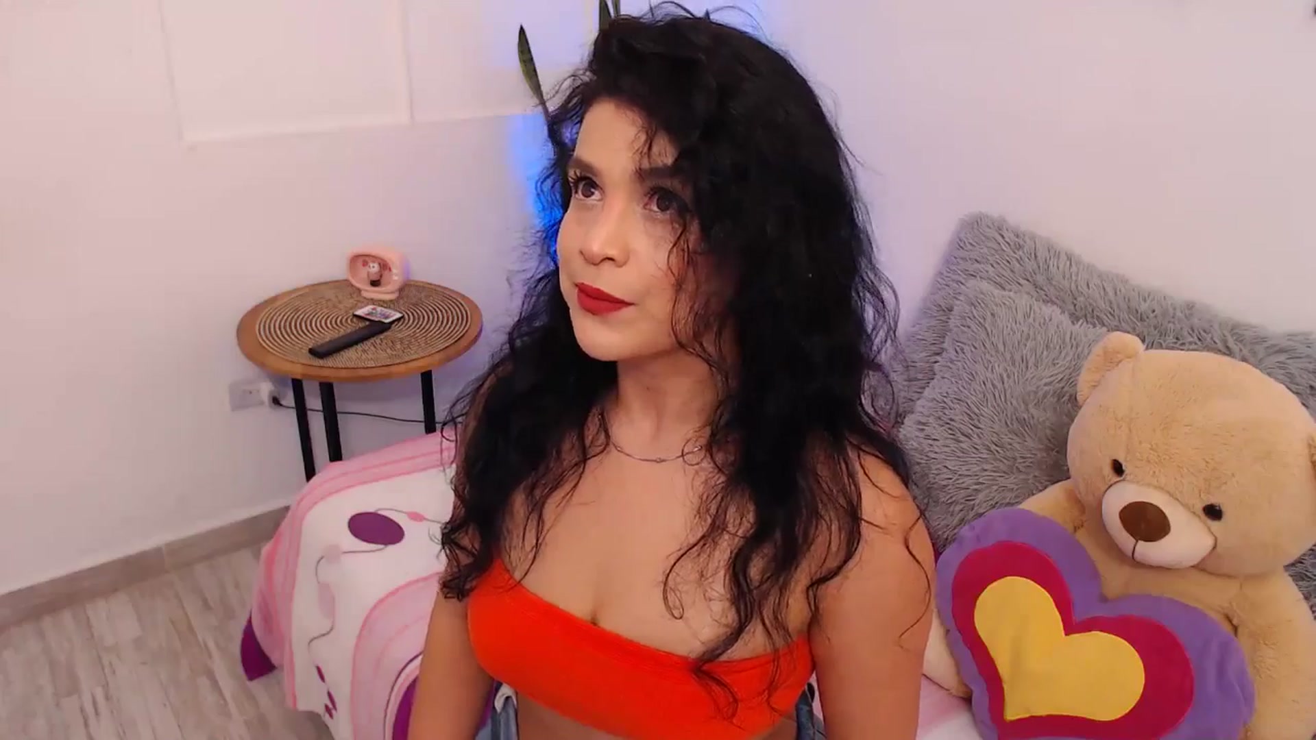 Gallery image thumbnail from VictoriaOsman's myfreecams stream on, 04/13/2026, 06:28 image 17 of 20