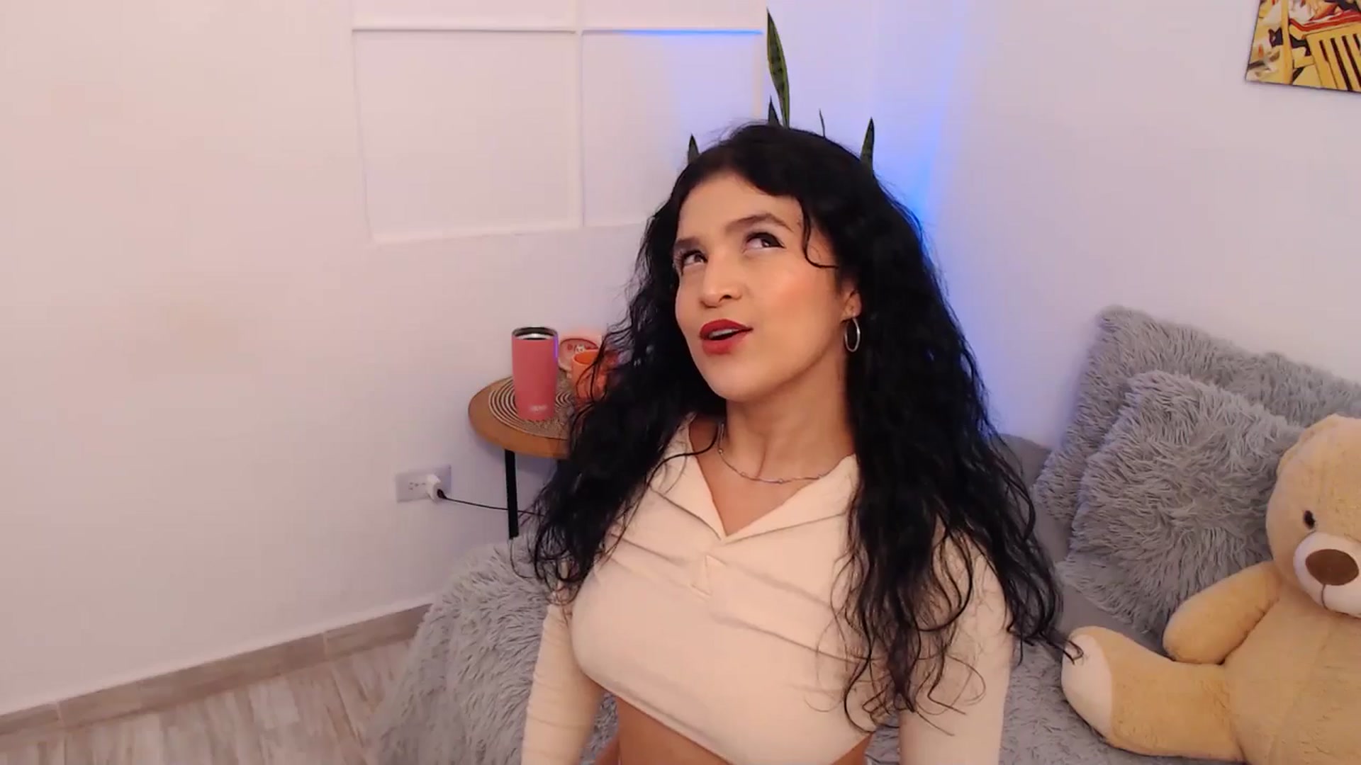 Gallery image thumbnail from VictoriaOsman's myfreecams stream on, 04/17/2026, 06:59 image 16 of 20