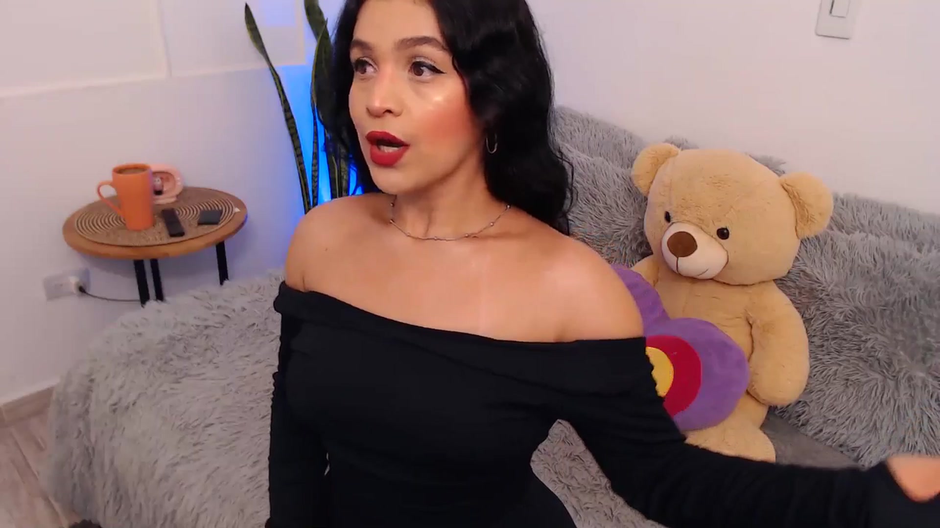 Gallery image thumbnail from VictoriaOsman's myfreecams stream on, 04/30/2026, 05:28 image 6 of 20
