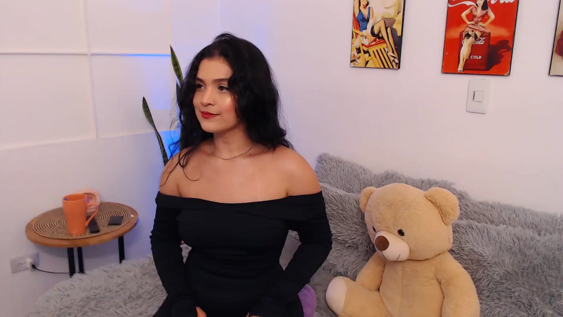 Gallery image thumbnail from VictoriaOsman's myfreecams stream on, 04/30/2026, 06:23 image 9 of 20