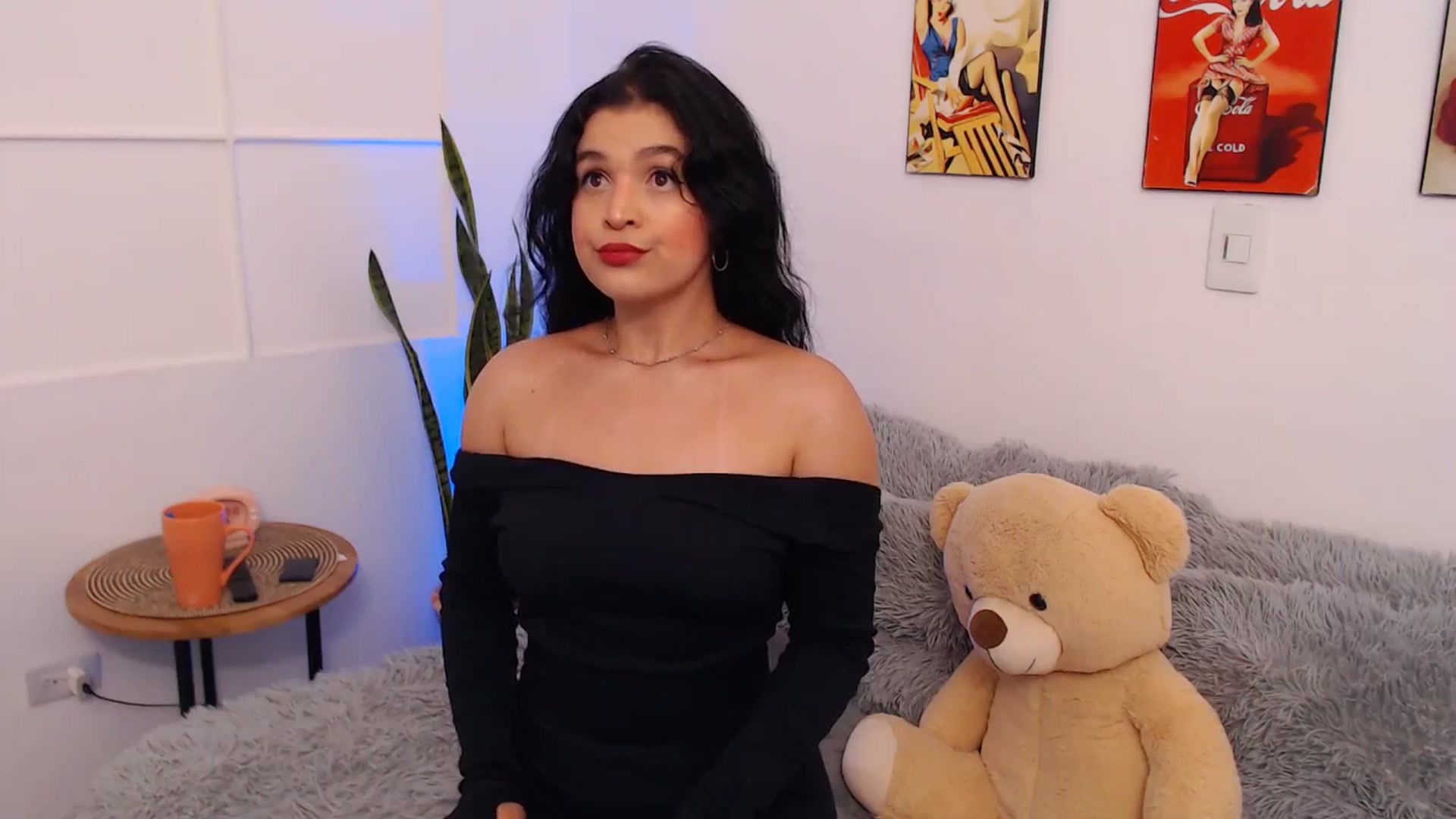 Gallery image thumbnail from VictoriaOsman's myfreecams stream on, 04/30/2026, 06:23 image 7 of 20