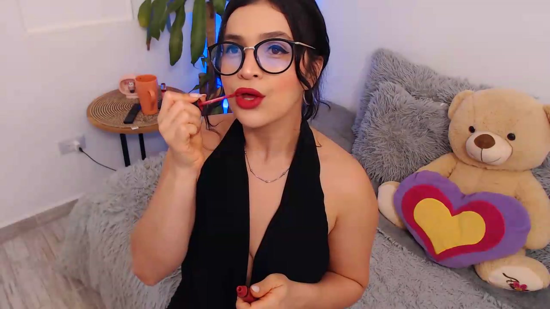 Gallery image thumbnail from VictoriaOsman's myfreecams stream on, 05/18/2026, 06:20 image 11 of 20