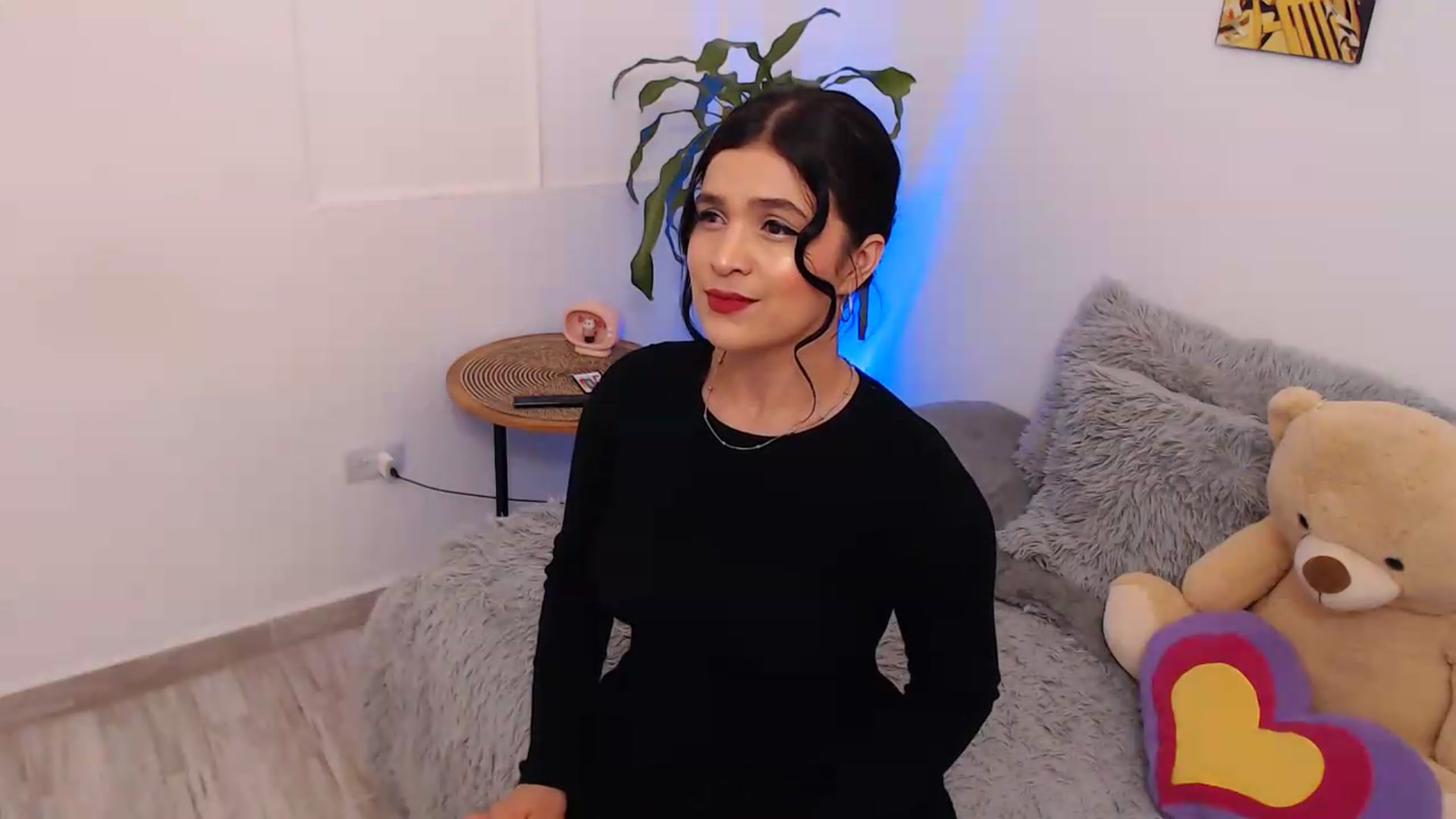 Gallery image thumbnail from VictoriaOsman's myfreecams stream on, 05/25/2026, 06:13 image 11 of 20