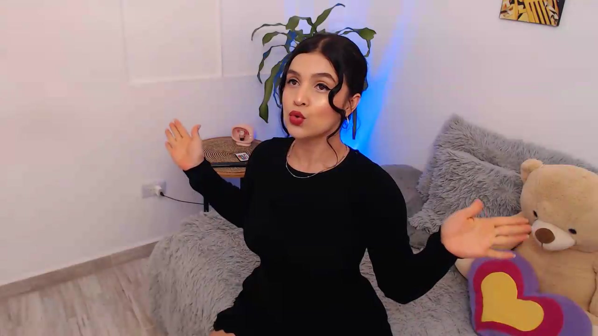 Gallery image thumbnail from VictoriaOsman's myfreecams stream on, 05/25/2026, 06:13 image 7 of 20