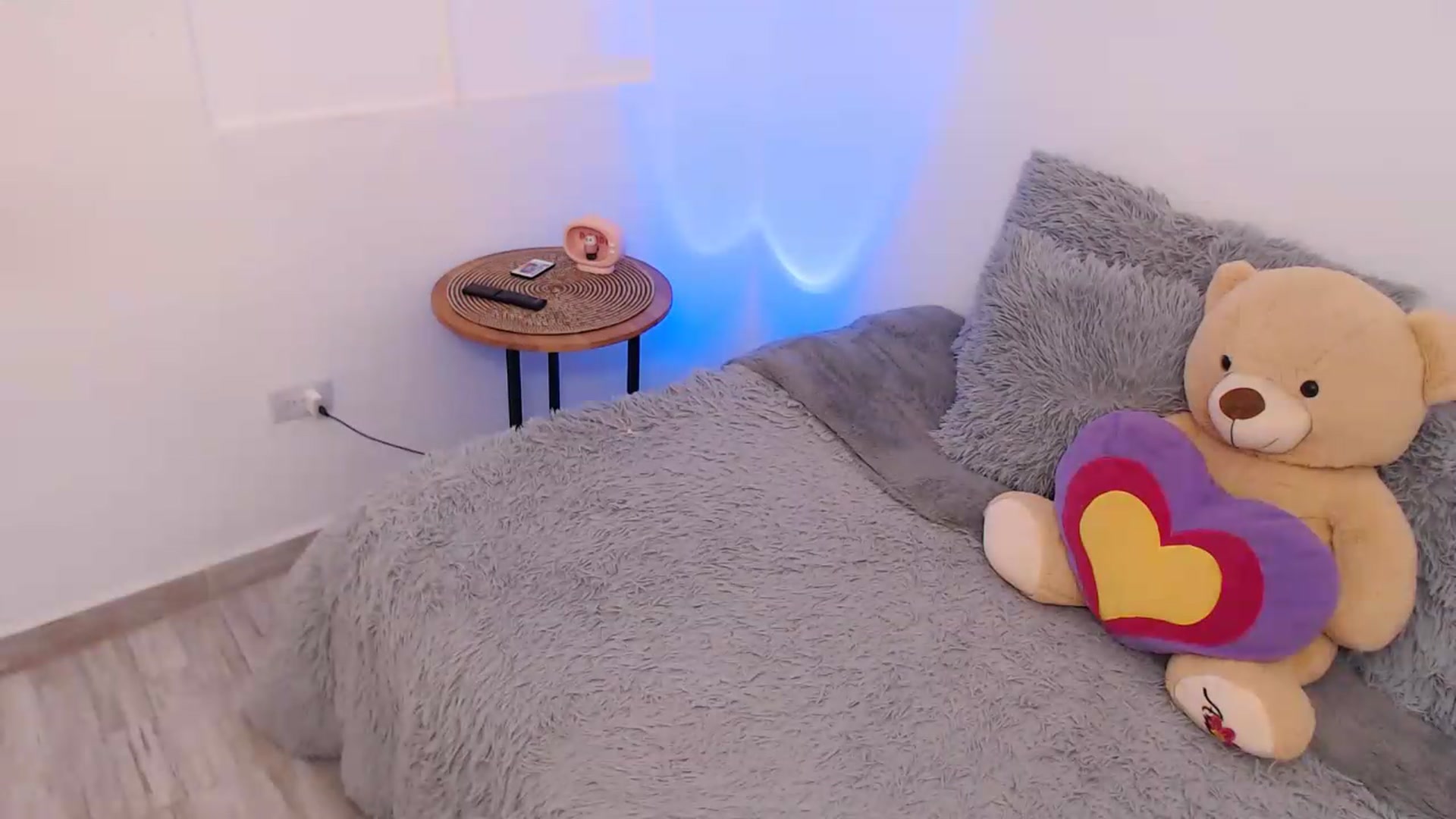 Gallery image thumbnail from VictoriaOsman's myfreecams stream on, 05/31/2026, 06:27 image 13 of 20