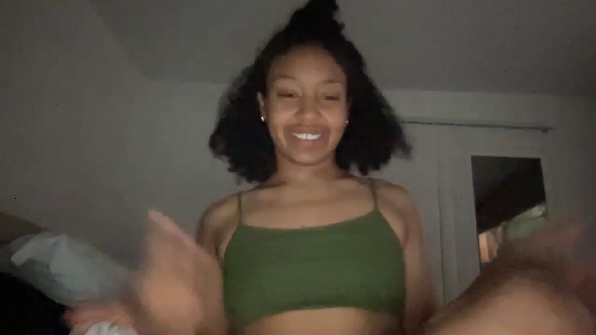 Gallery image thumbnail from VictoriaUrBby's myfreecams stream on, 01/17/2023, 10:45 image 16 of 20