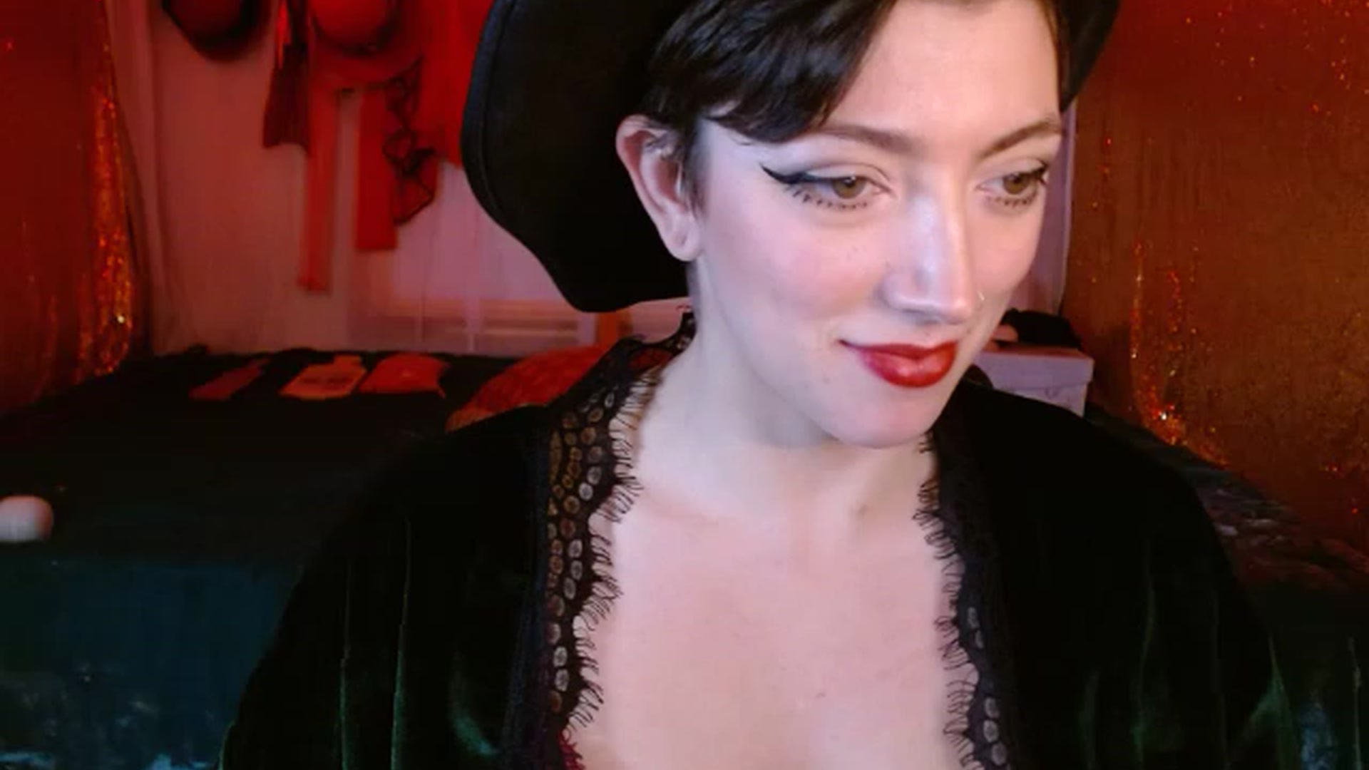 Gallery image thumbnail from VictoriaViero's myfreecams stream on, 11/17/2022, 02:37 image 4 of 20
