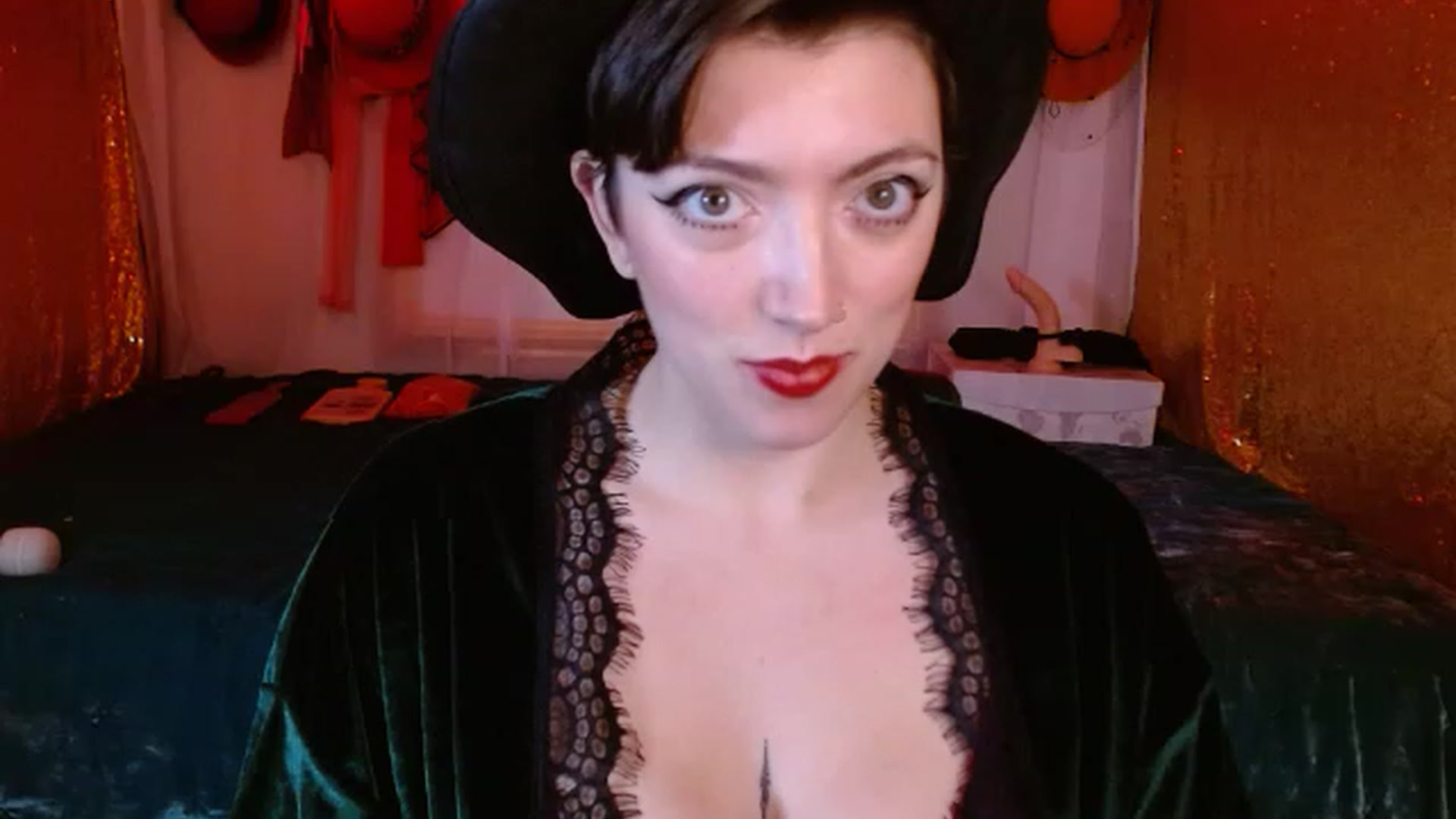 Gallery image thumbnail from VictoriaViero's myfreecams stream on, 11/17/2022, 02:37 image 6 of 20
