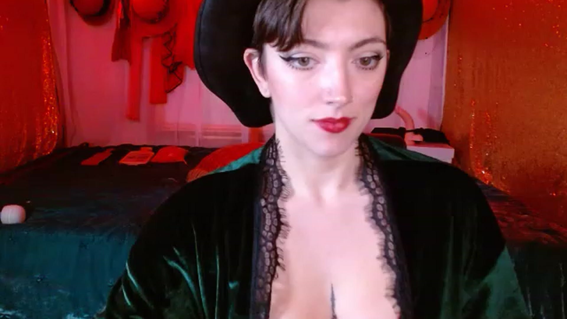 Gallery image thumbnail from VictoriaViero's myfreecams stream on, 11/17/2022, 02:37 image 14 of 20