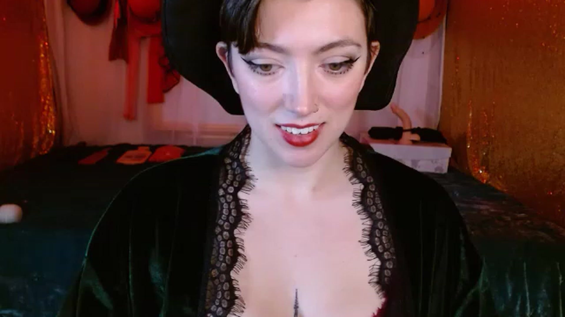 Gallery image thumbnail from VictoriaViero's myfreecams stream on, 11/17/2022, 02:37 image 10 of 20