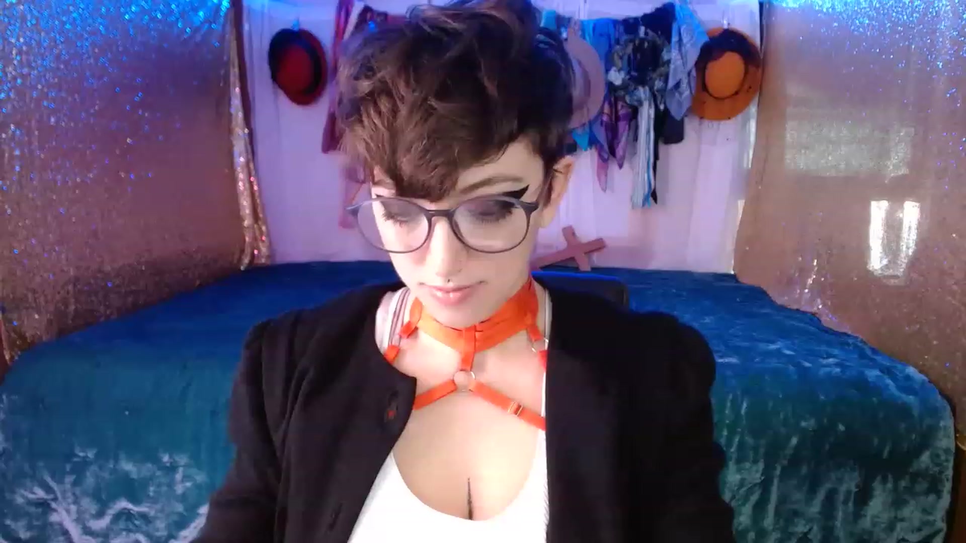 Gallery image thumbnail from VictoriaViero's myfreecams stream on, 11/18/2022, 15:24 image 6 of 20