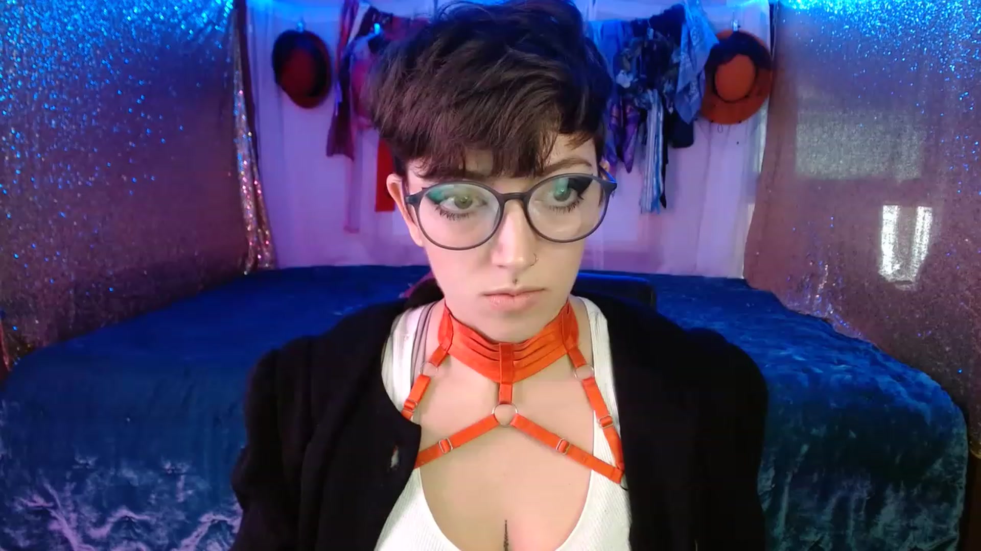 Gallery image thumbnail from VictoriaViero's myfreecams stream on, 11/18/2022, 15:24 image 3 of 20
