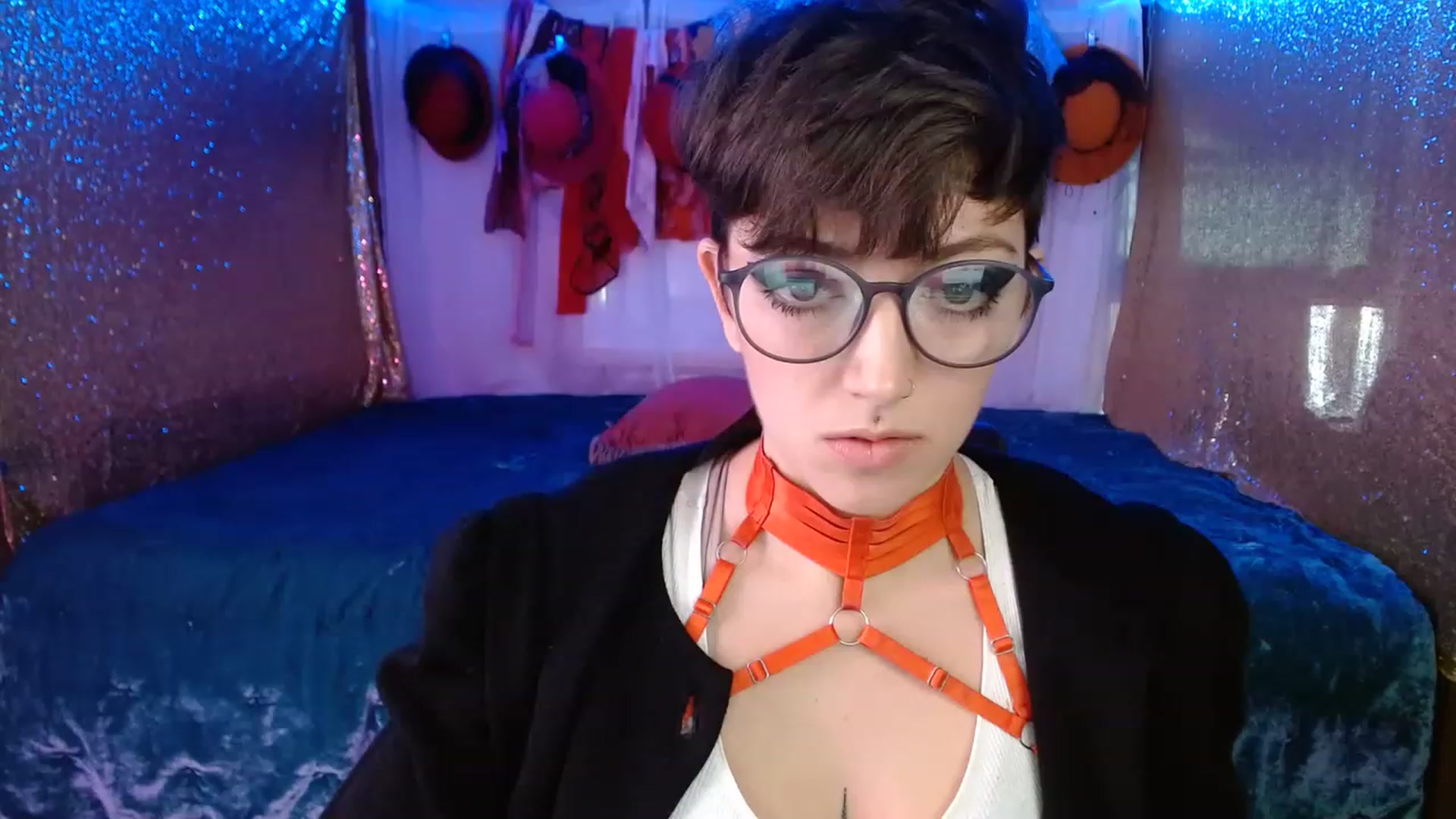 Gallery image thumbnail from VictoriaViero's myfreecams stream on, 11/18/2022, 15:24 image 5 of 20