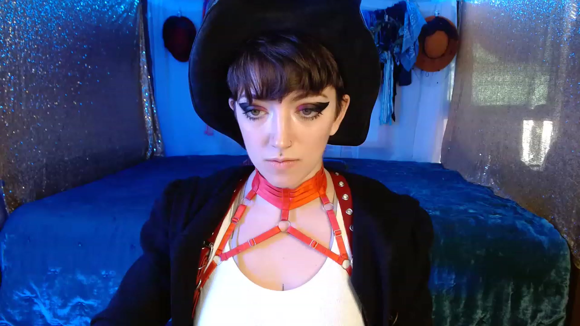 Gallery image thumbnail from VictoriaViero's myfreecams stream on, 11/18/2022, 15:24 image 20 of 20