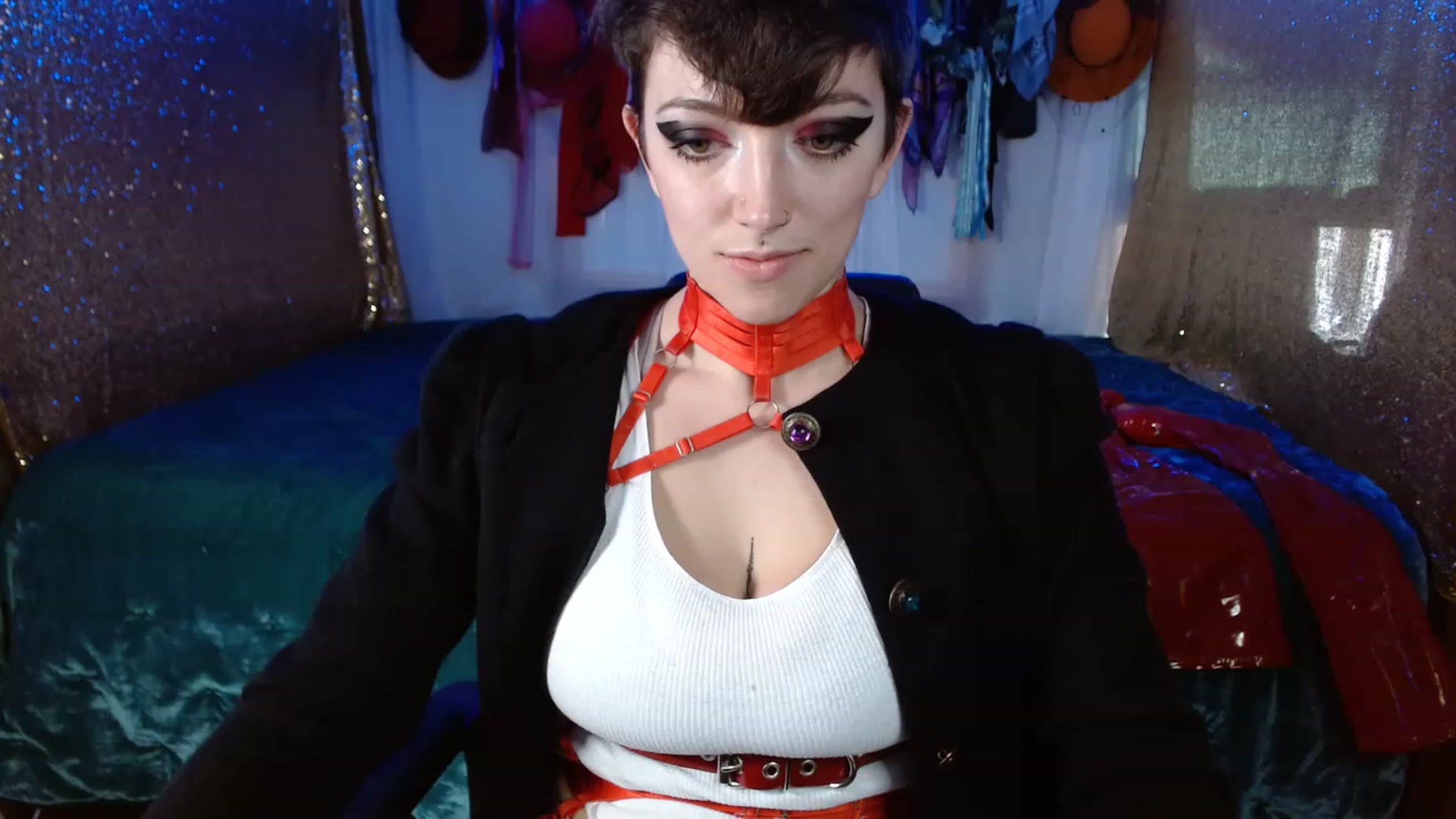 Gallery image thumbnail from VictoriaViero's myfreecams stream on, 11/18/2022, 16:50 image 17 of 20