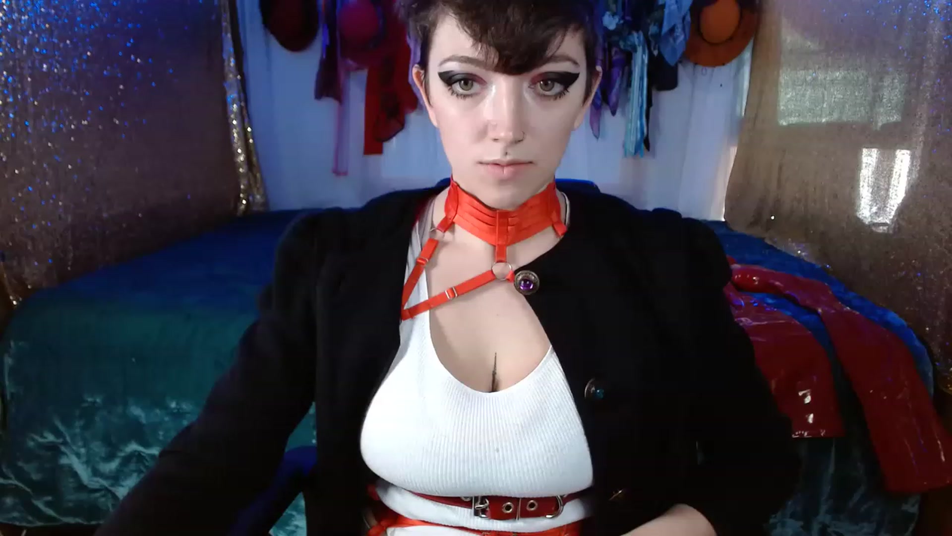 Gallery image thumbnail from VictoriaViero's myfreecams stream on, 11/18/2022, 16:50 image 16 of 20