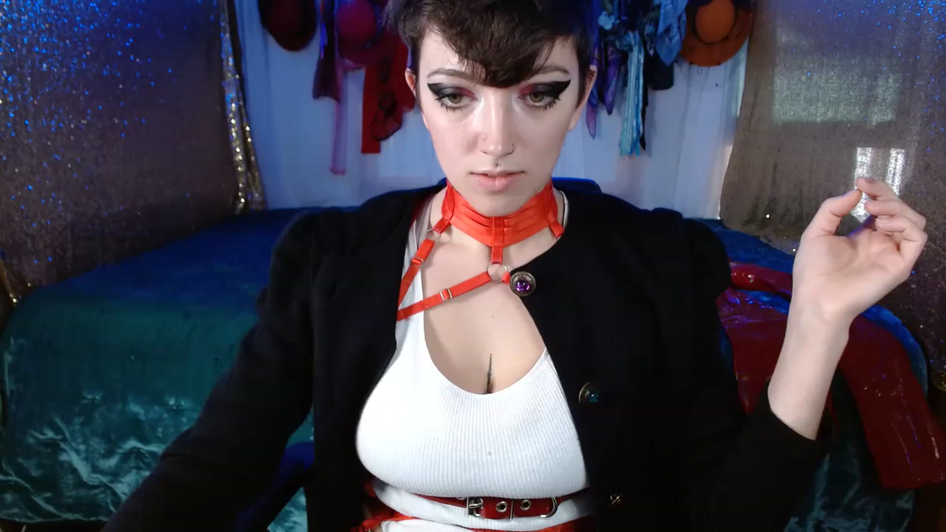 Gallery image thumbnail from VictoriaViero's myfreecams stream on, 11/18/2022, 16:50 image 19 of 20