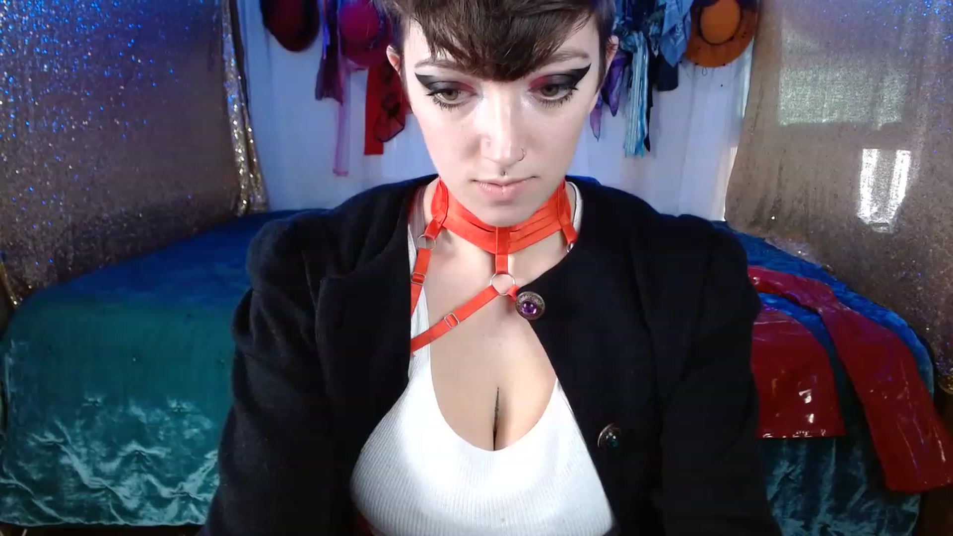 Gallery image thumbnail from VictoriaViero's myfreecams stream on, 11/18/2022, 16:50 image 15 of 20