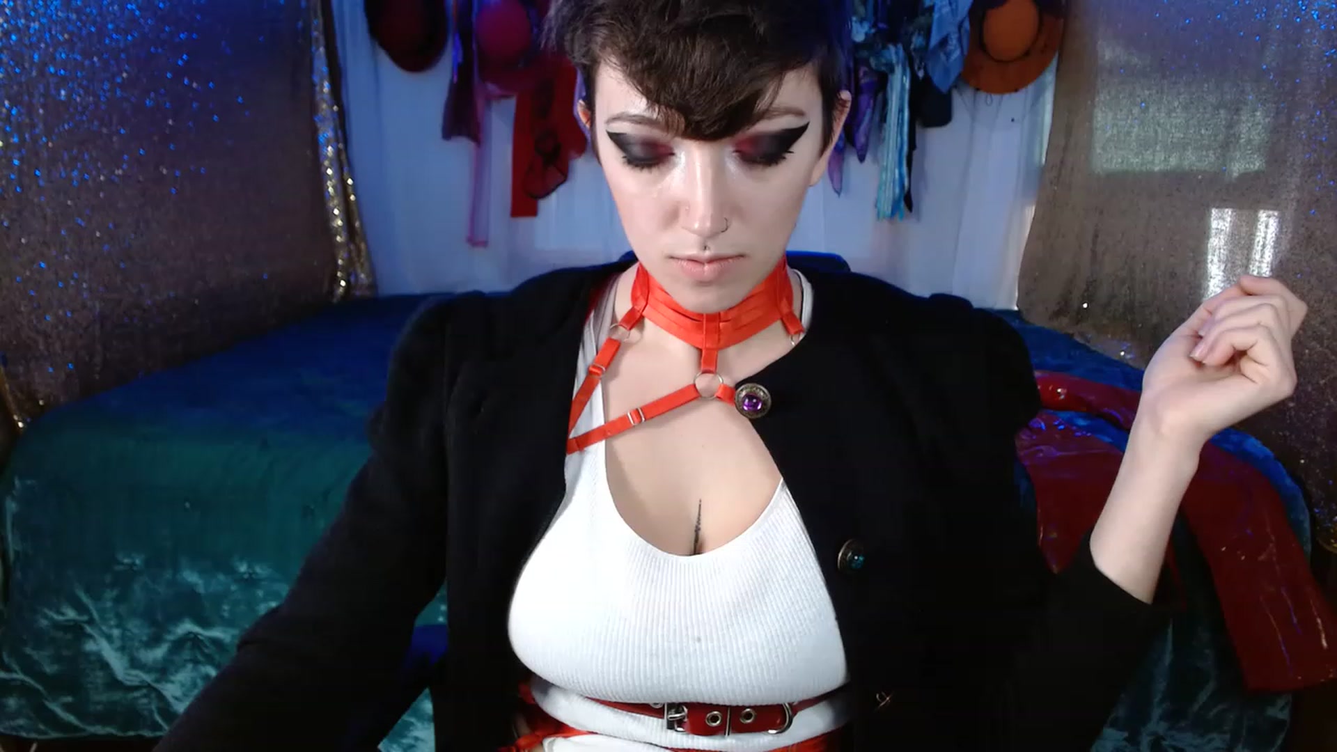 Gallery image thumbnail from VictoriaViero's myfreecams stream on, 11/18/2022, 16:50 image 20 of 20