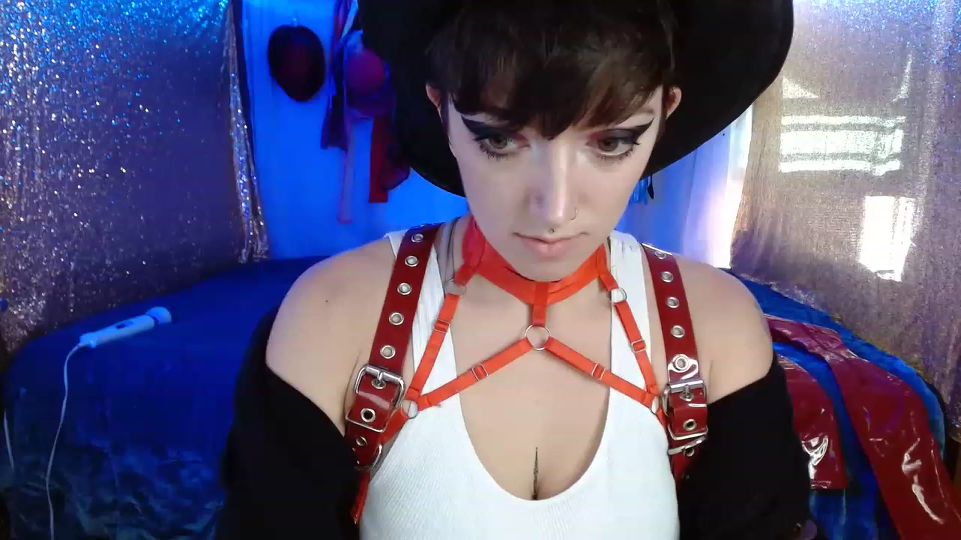 Gallery image thumbnail from VictoriaViero's myfreecams stream on, 11/18/2022, 18:25 image 20 of 20
