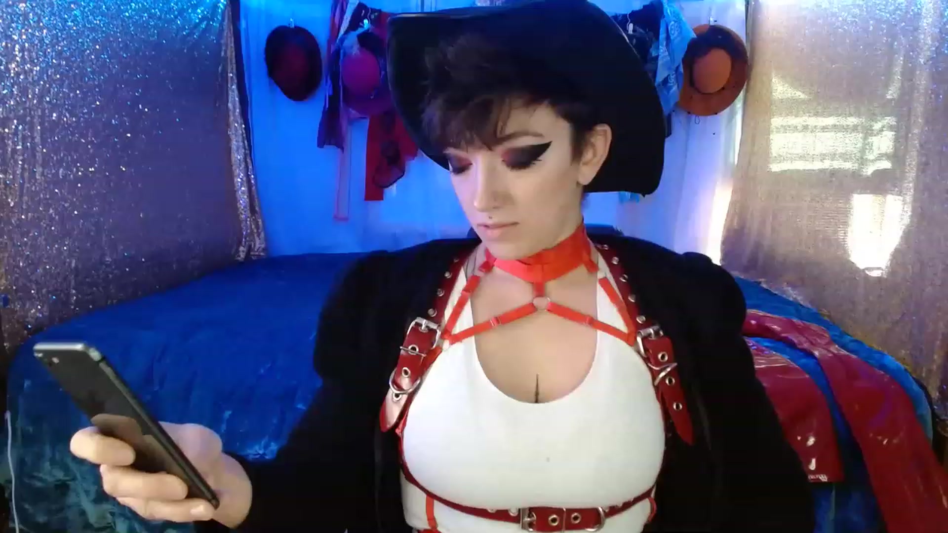 Gallery image thumbnail from VictoriaViero's myfreecams stream on, 11/18/2022, 18:25 image 5 of 20