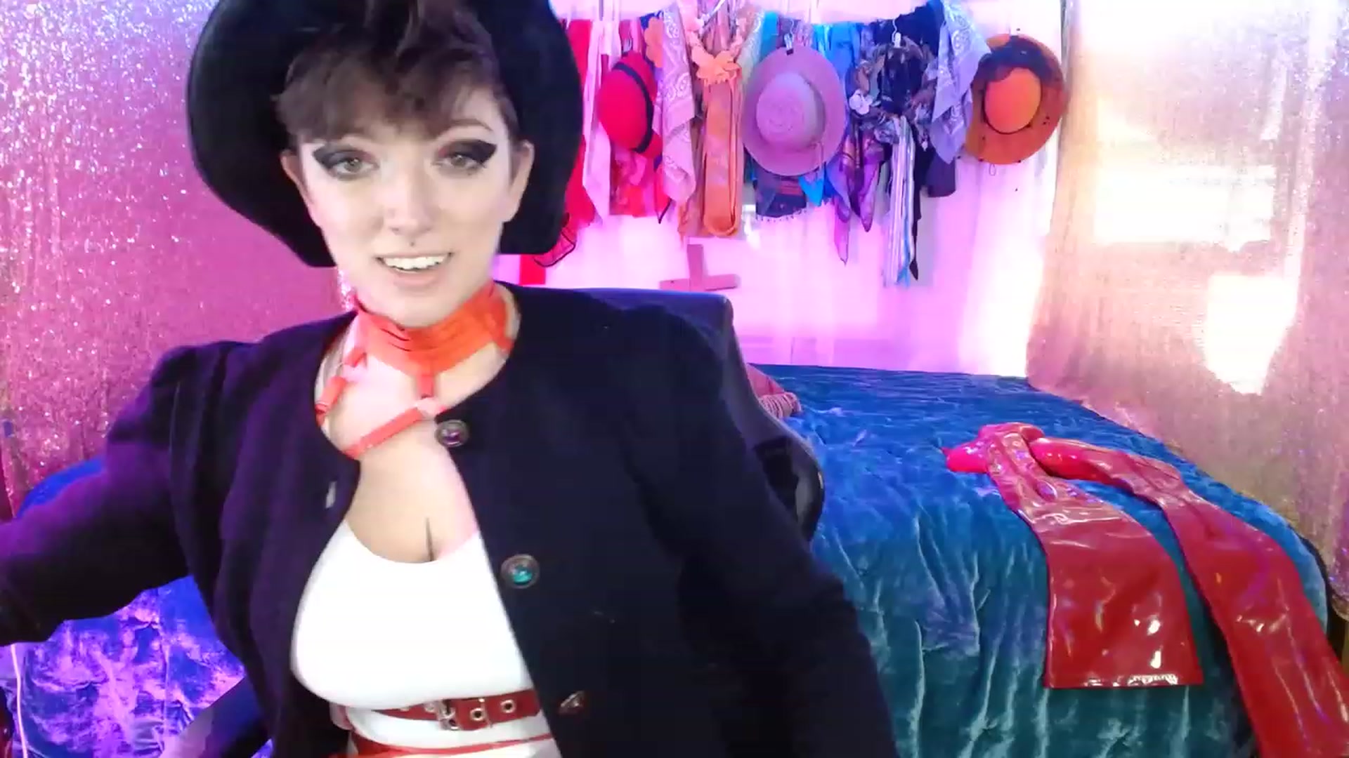 Gallery image thumbnail from VictoriaViero's myfreecams stream on, 11/18/2022, 18:25 image 2 of 20