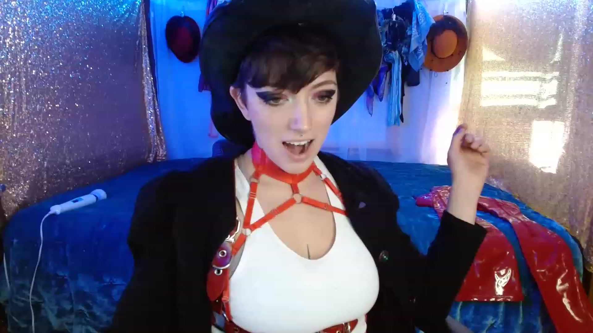 Gallery image thumbnail from VictoriaViero's myfreecams stream on, 11/18/2022, 18:25 image 18 of 20