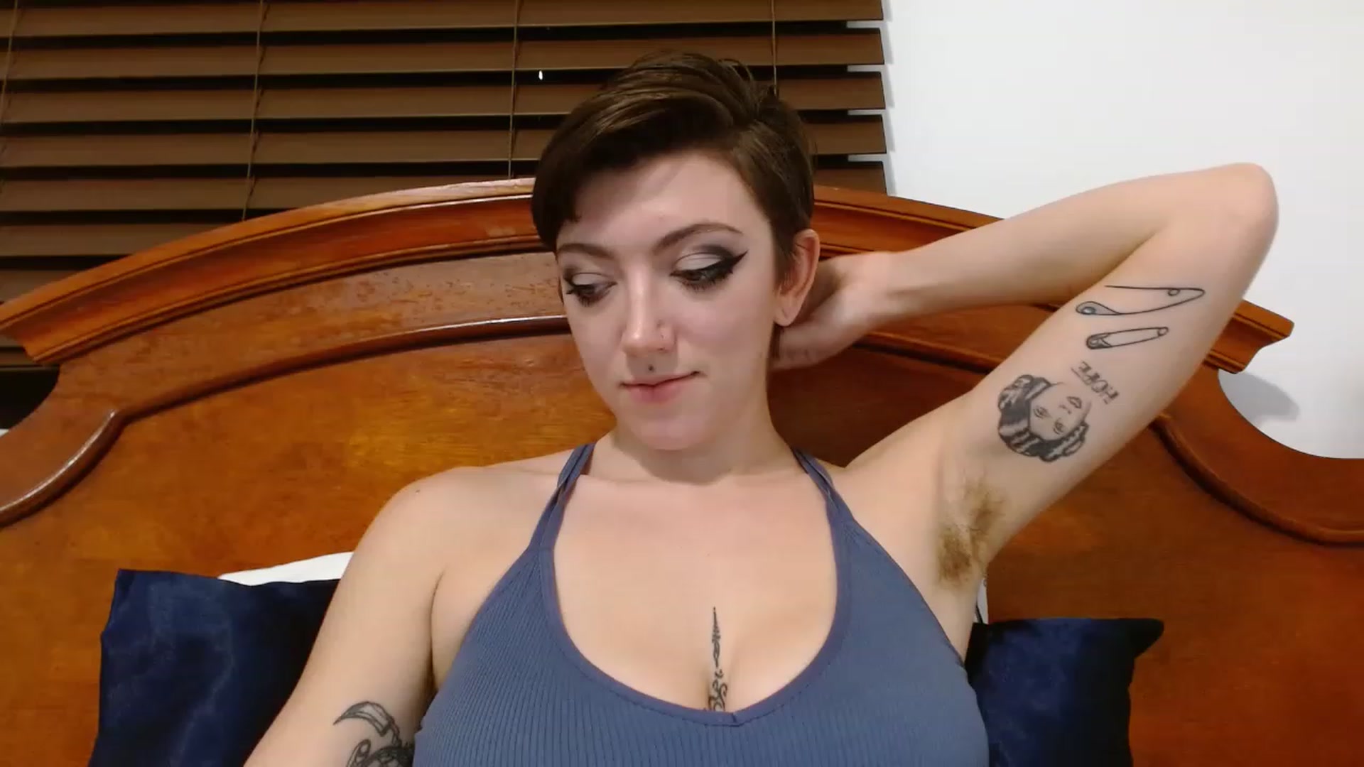 Gallery image thumbnail from VictoriaViero's myfreecams stream on, 11/25/2022, 03:02 image 14 of 20