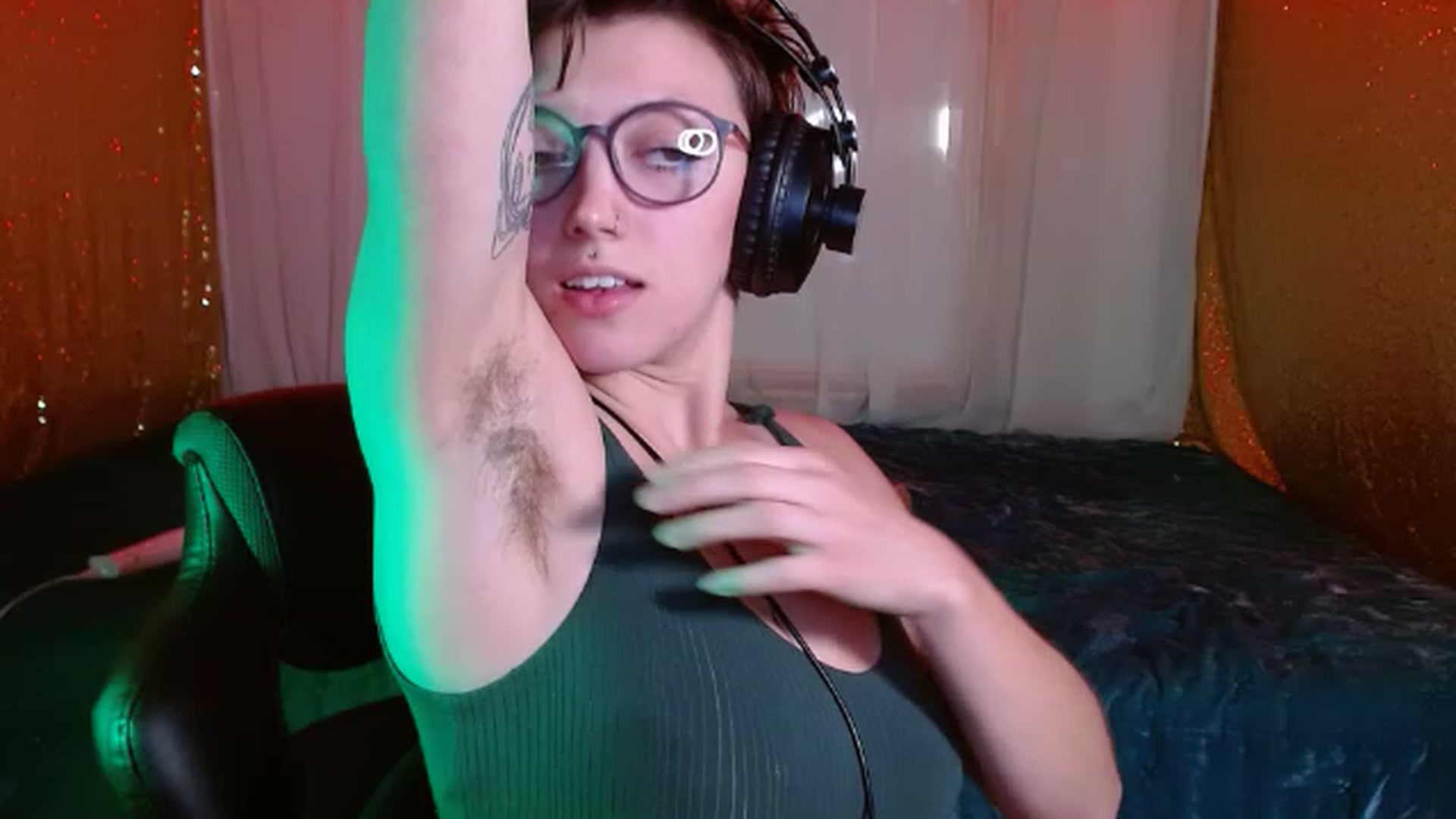 Gallery image thumbnail from VictoriaViero's myfreecams stream on, 11/29/2022, 03:57 image 14 of 20