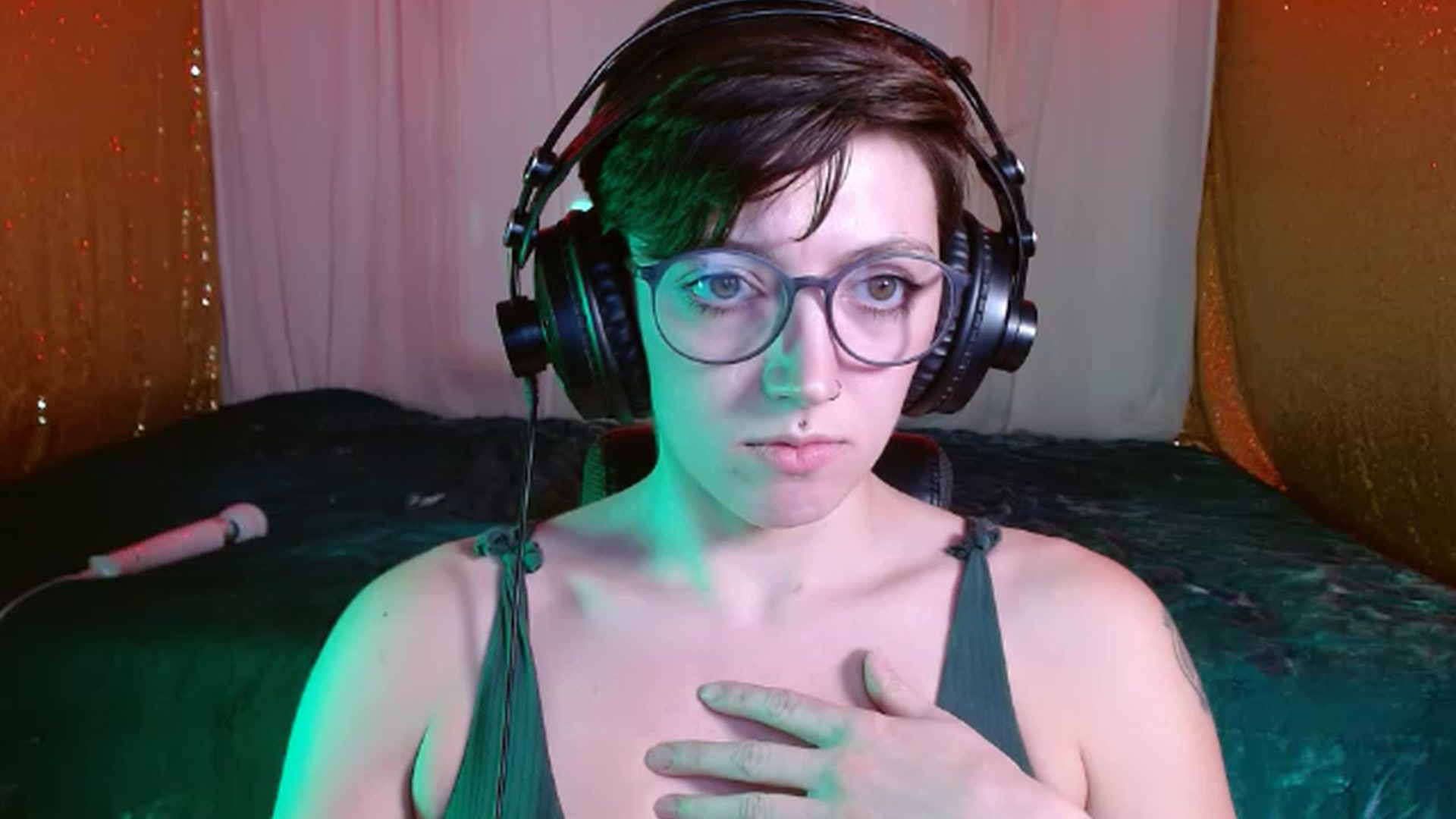 Gallery image thumbnail from VictoriaViero's myfreecams stream on, 11/29/2022, 03:57 image 19 of 20