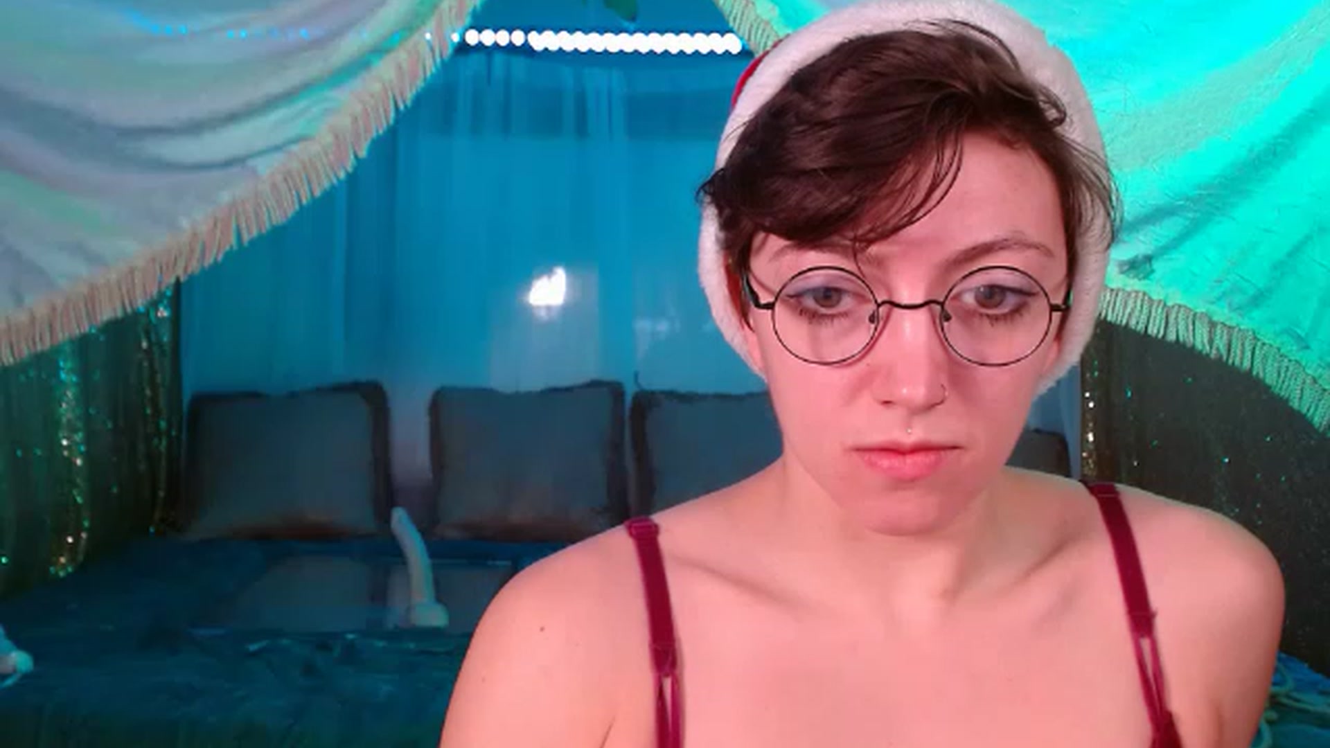 Gallery image thumbnail from VictoriaViero's myfreecams stream on, 12/25/2022, 13:00 image 2 of 20