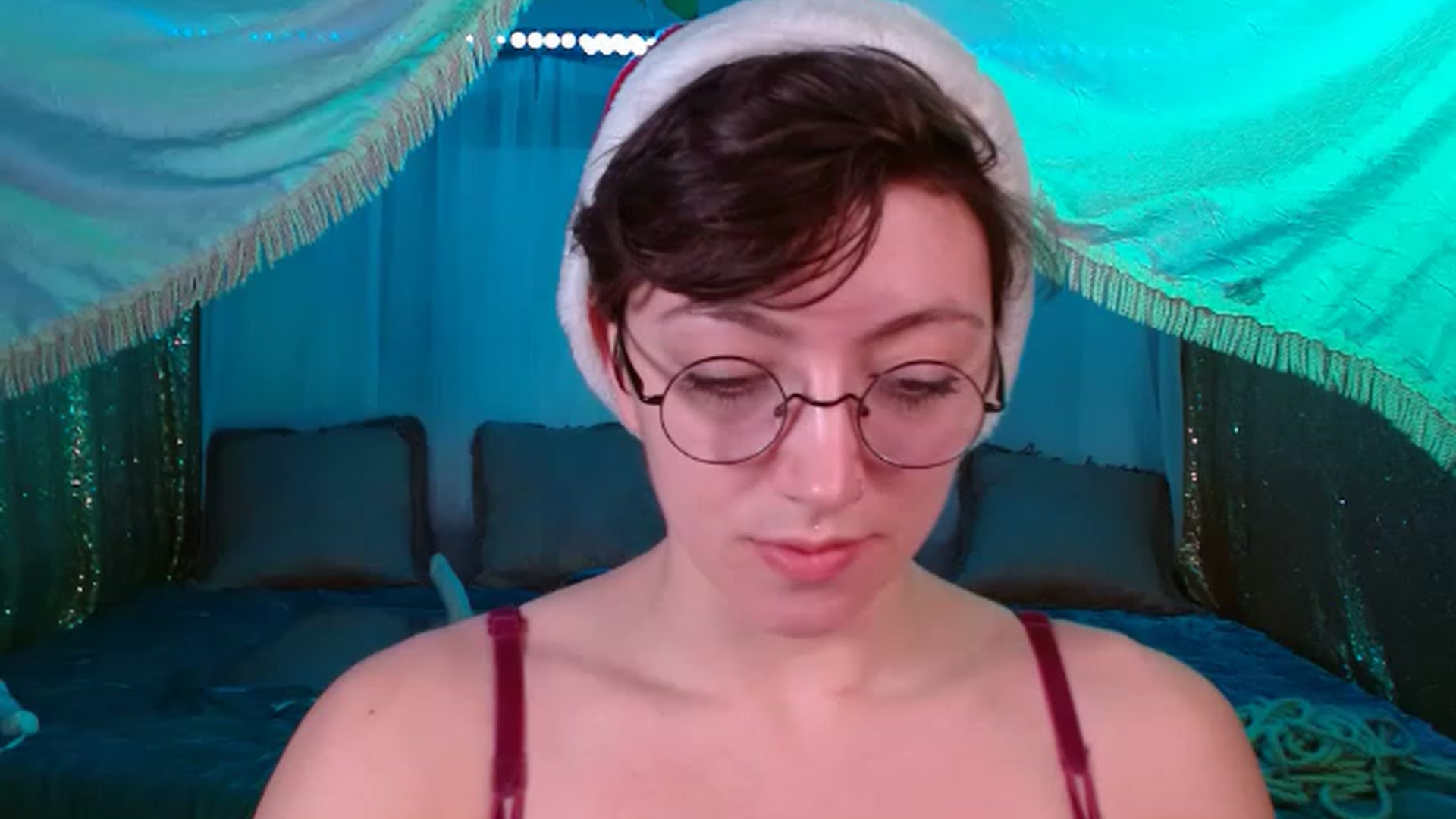 Gallery image thumbnail from VictoriaViero's myfreecams stream on, 12/25/2022, 13:00 image 8 of 20