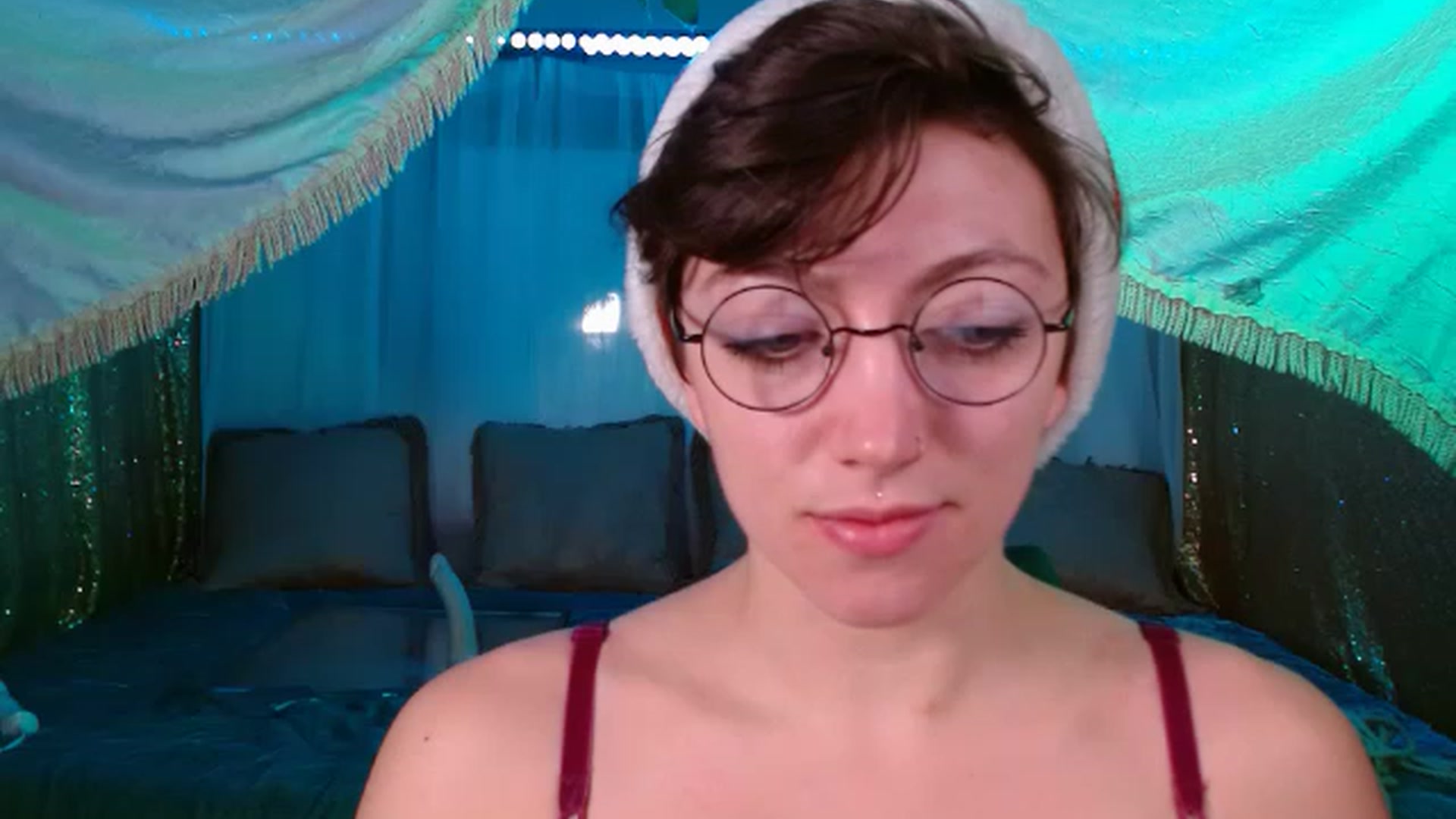 Gallery image thumbnail from VictoriaViero's myfreecams stream on, 12/25/2022, 13:00 image 1 of 20