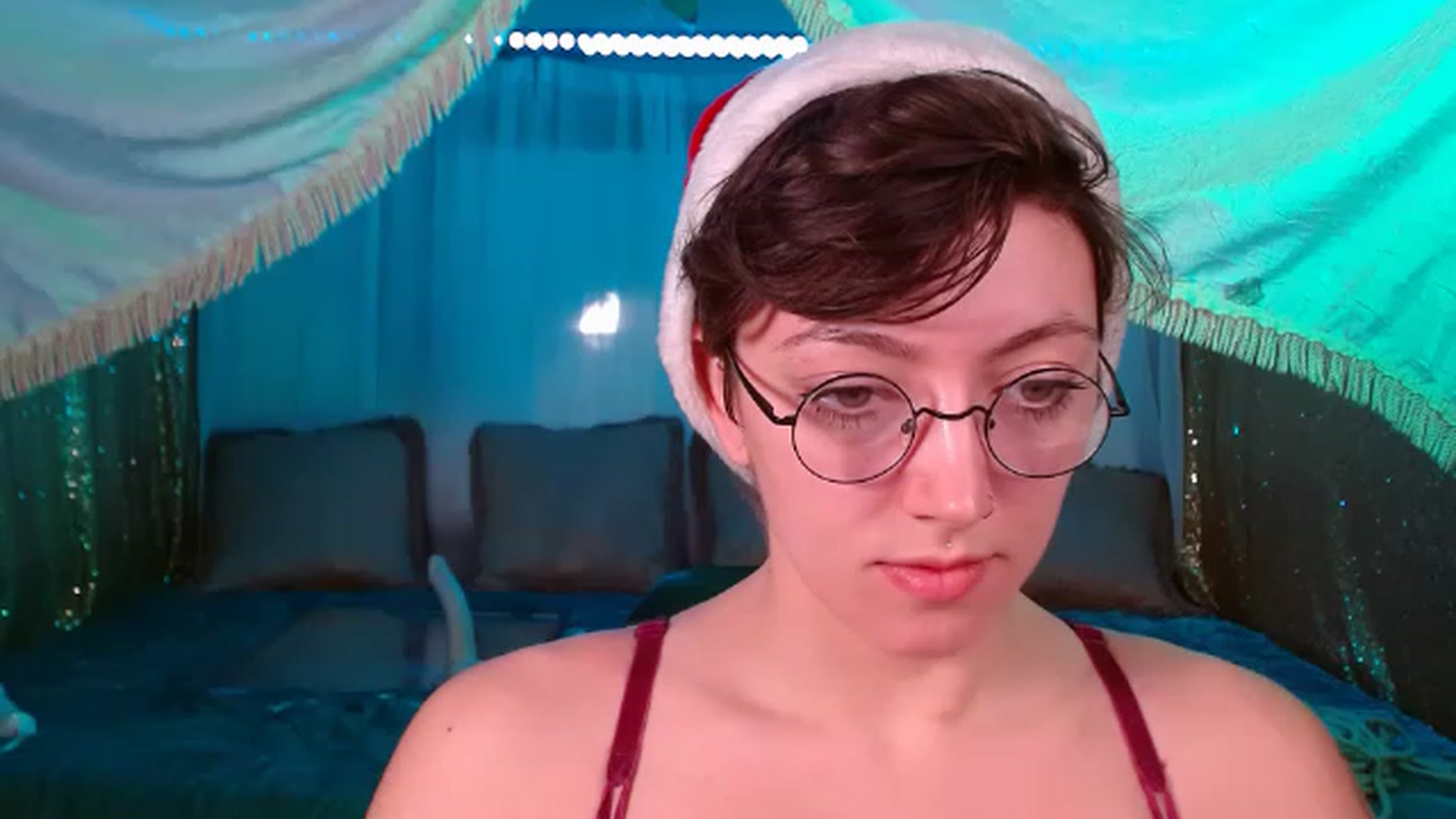 Gallery image thumbnail from VictoriaViero's myfreecams stream on, 12/25/2022, 13:00 image 5 of 20