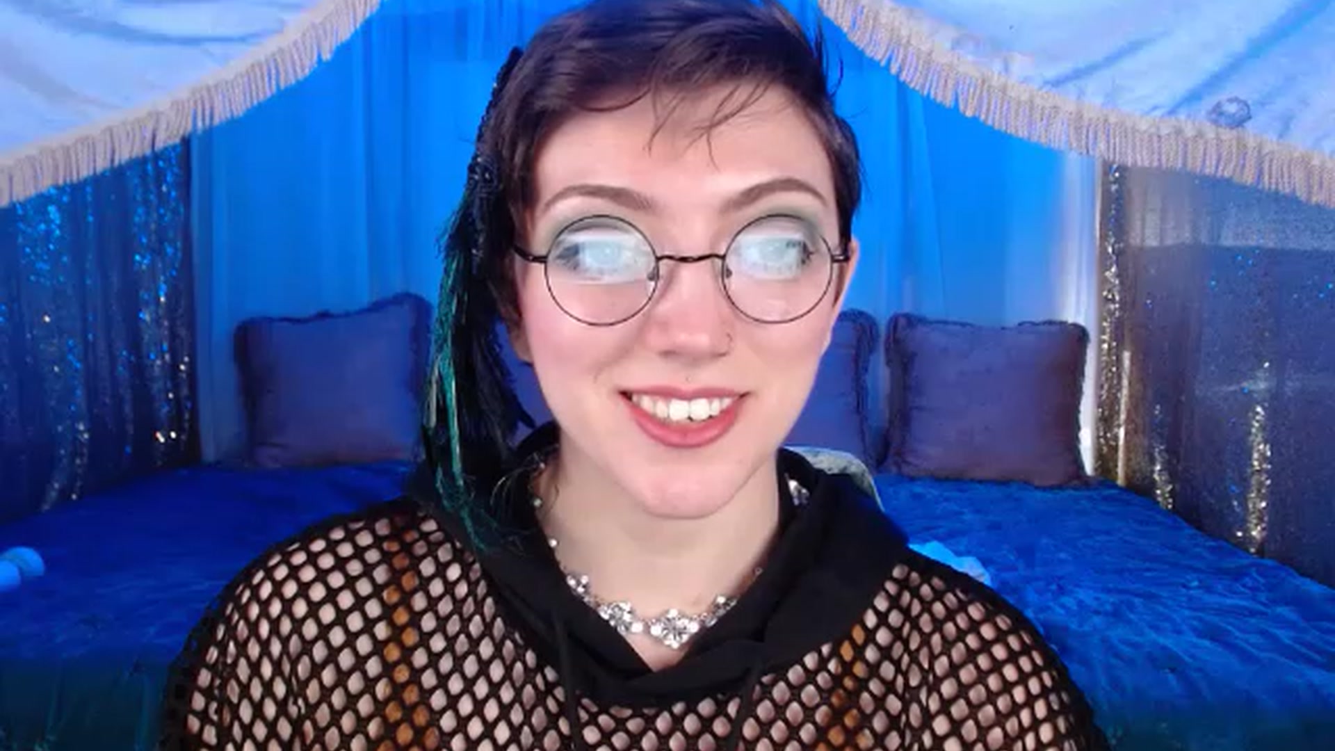 Gallery image thumbnail from VictoriaViero's myfreecams stream on, 01/01/2023, 14:28 image 11 of 20