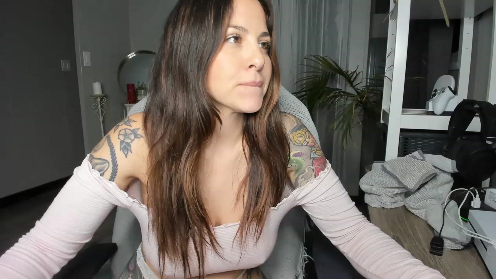 Gallery image thumbnail from Victoria_'s myfreecams stream on, 11/22/2022, 03:05 image 19 of 20